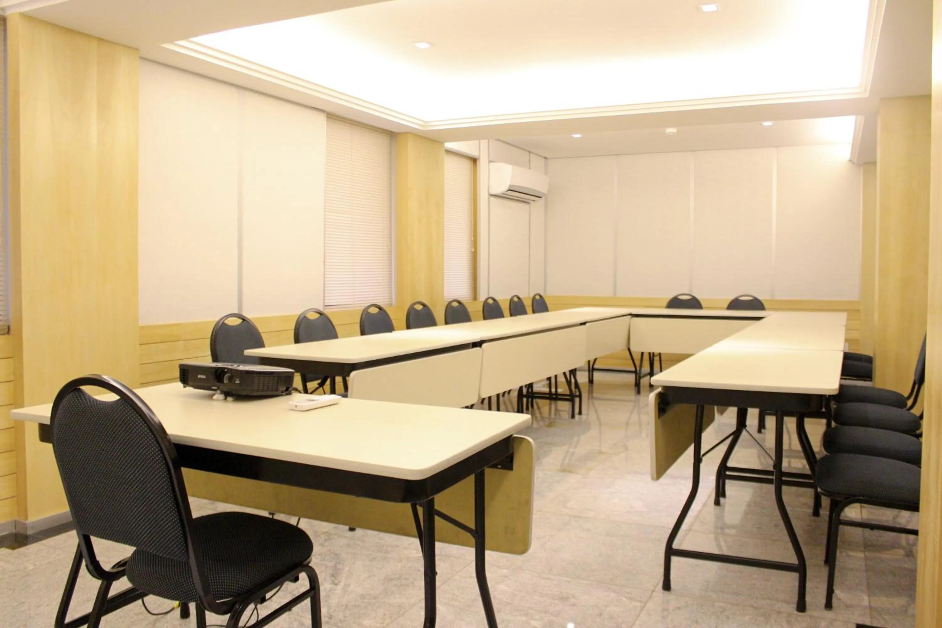Business facilities in Hotel Diogo
