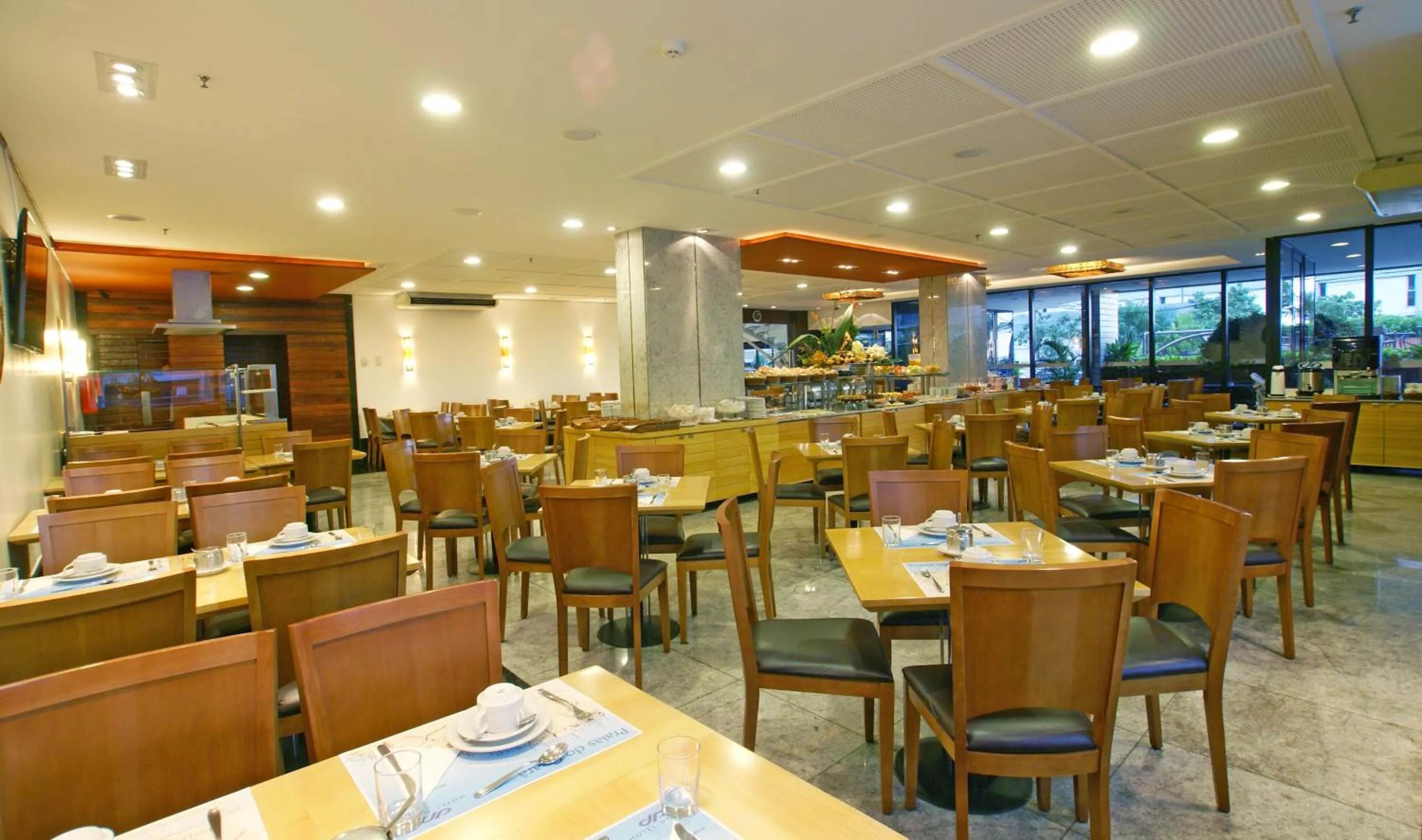 Restaurant/places to eat in Hotel Diogo