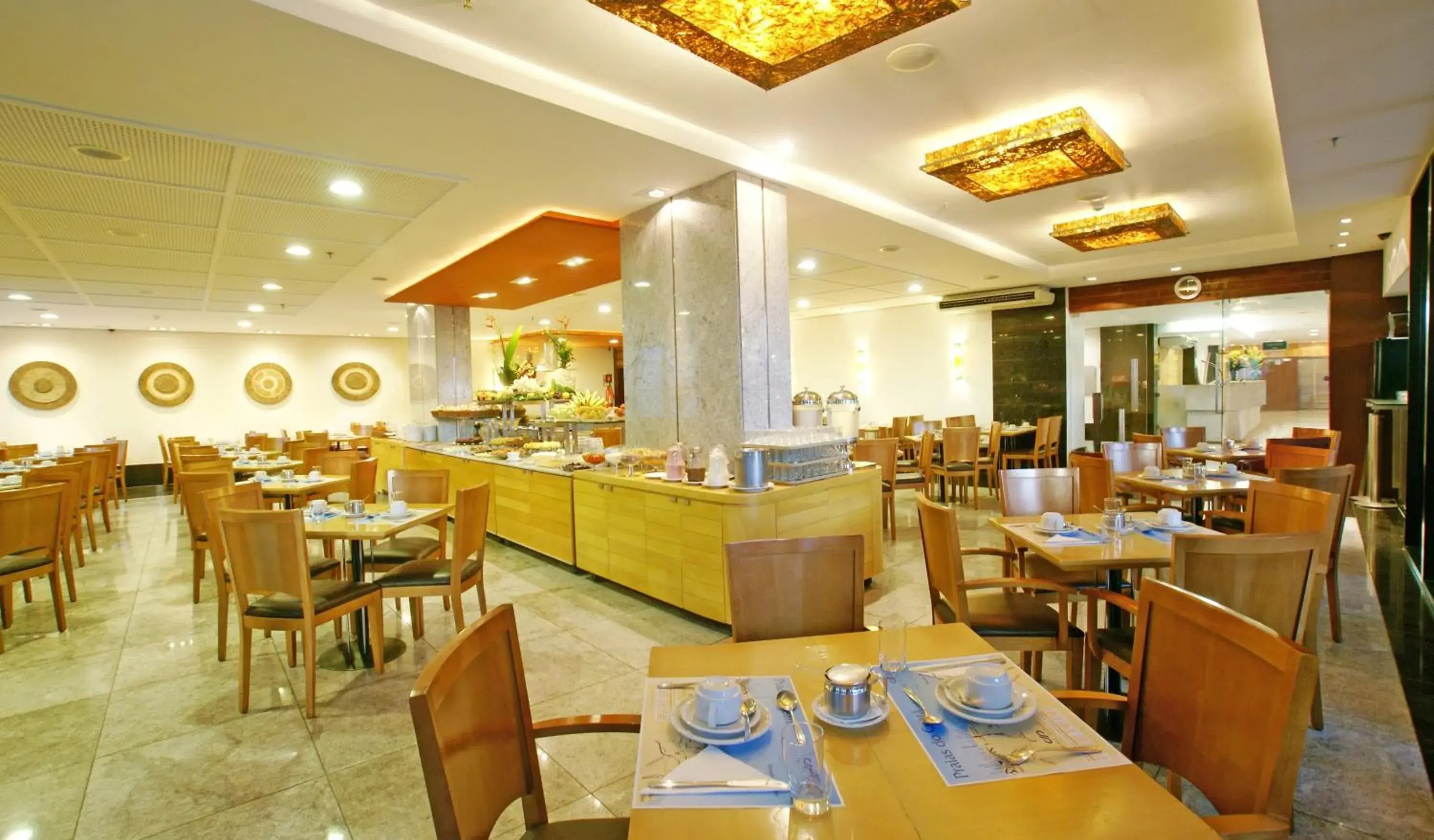 Restaurant/places to eat in Hotel Diogo Restaurant/places to eat in Hotel Diogo