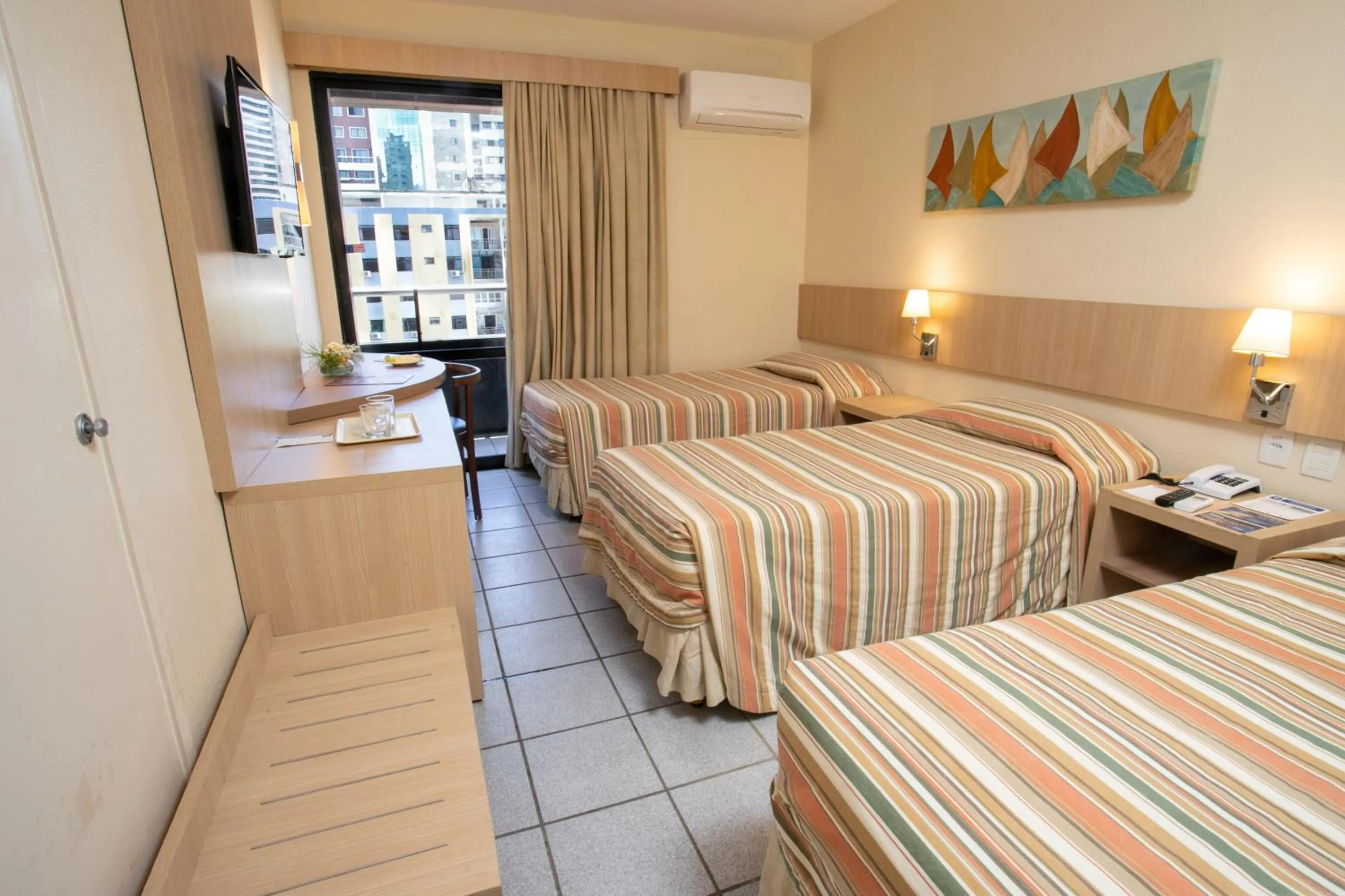 Standard Triple Room in Hotel Diogo