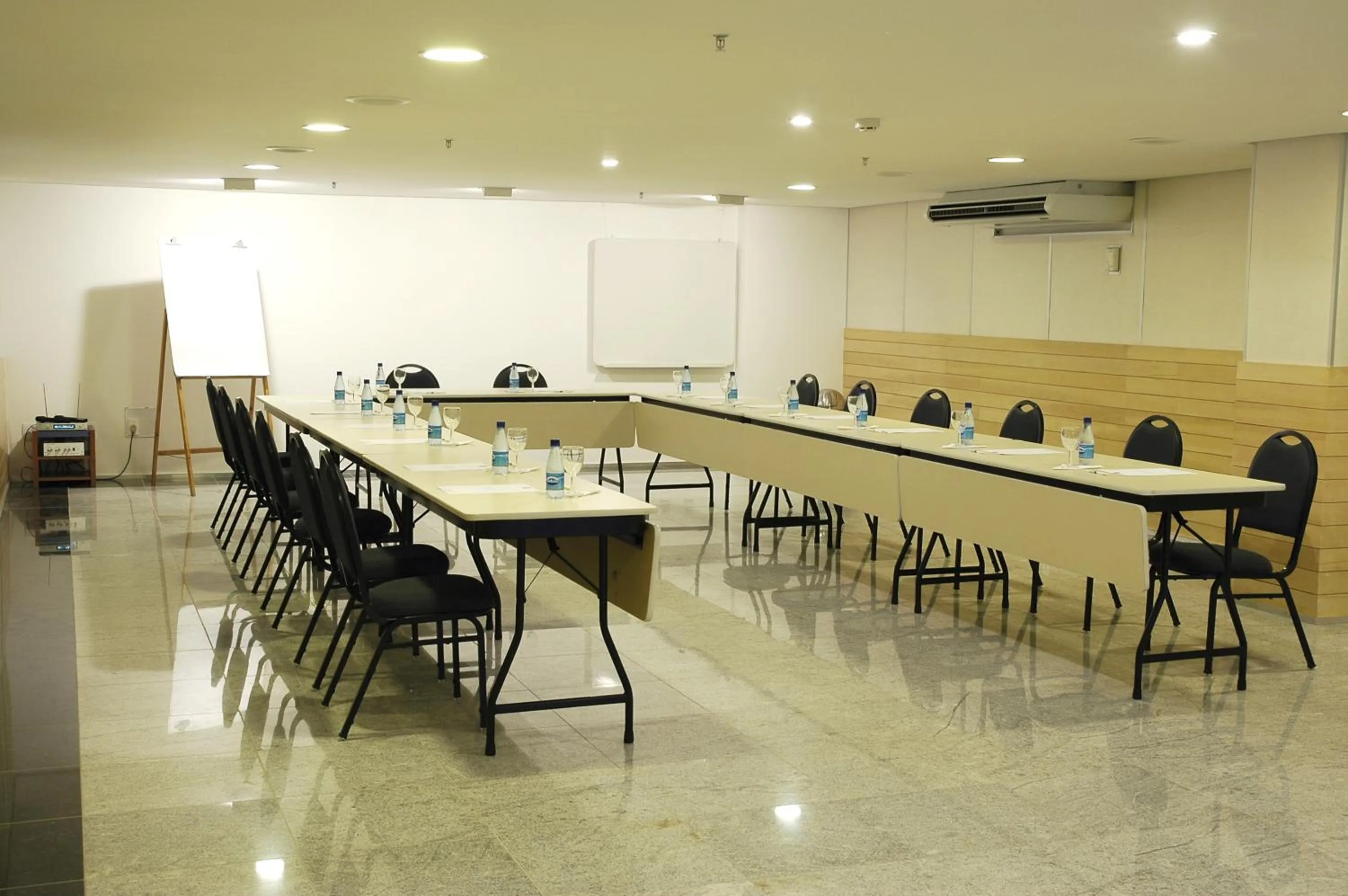 Business facilities in Hotel Diogo