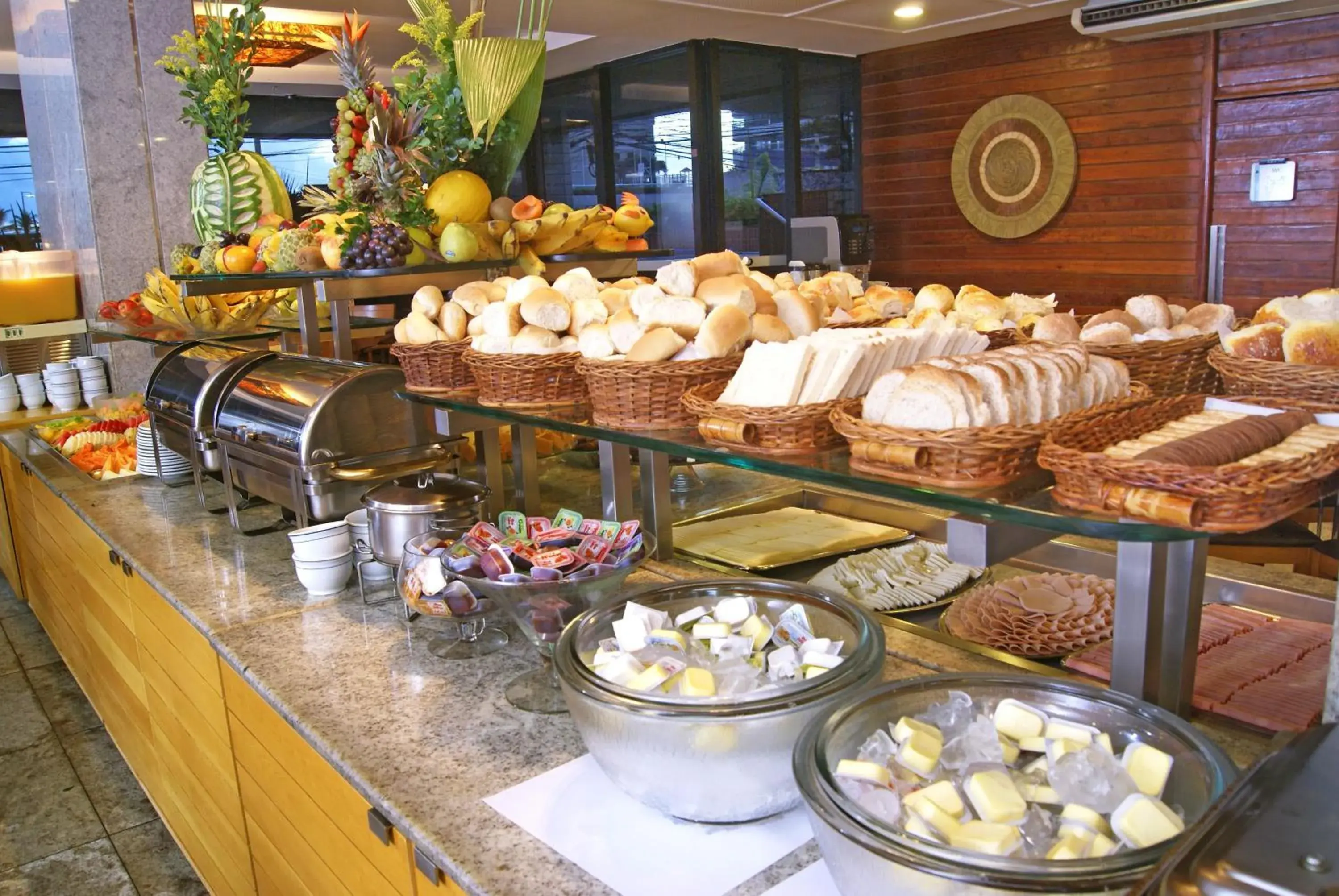 Restaurant/places to eat in Hotel Diogo Restaurant/places to eat in Hotel Diogo