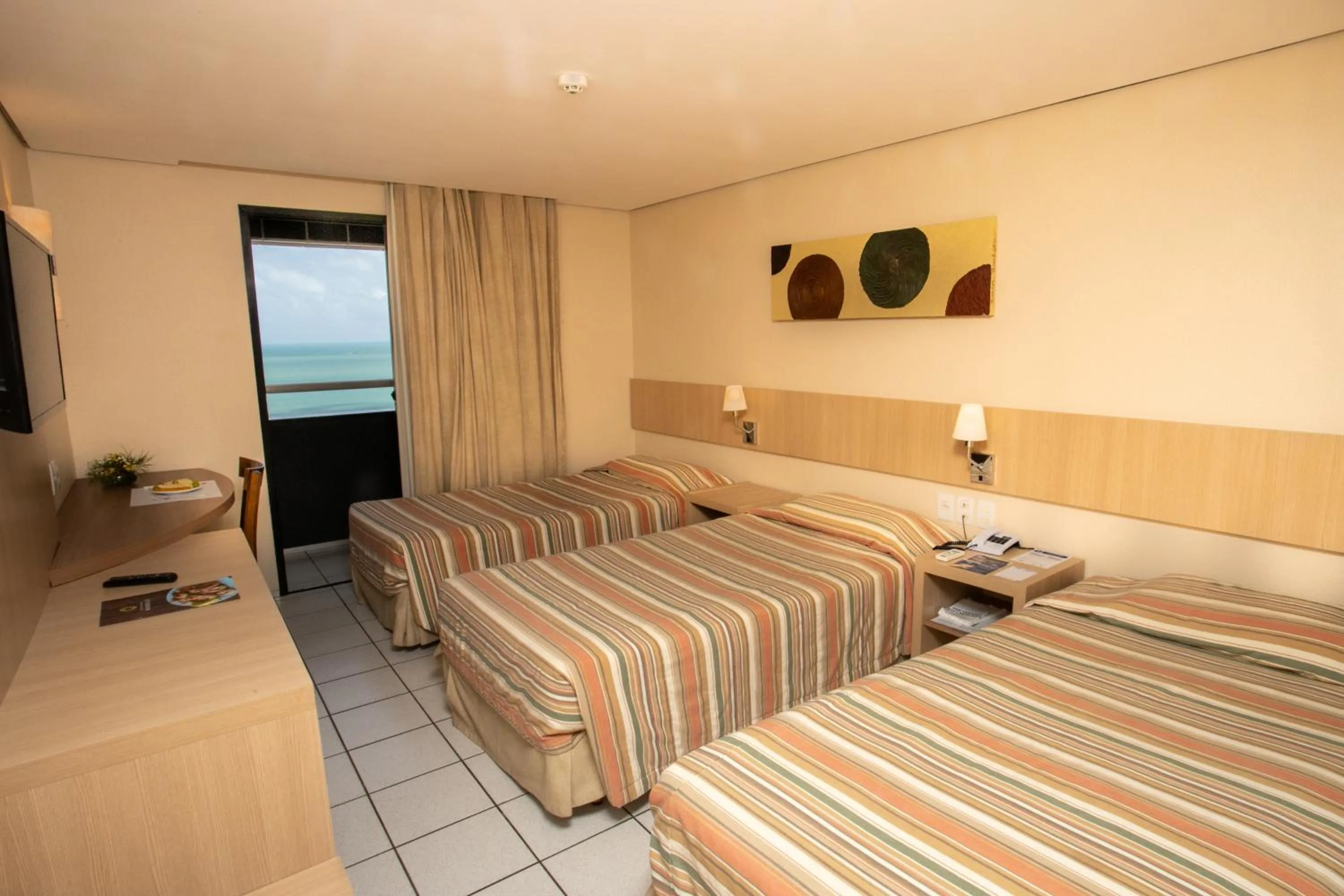 Luxury Triple Room with Partial Sea View in Hotel Diogo
