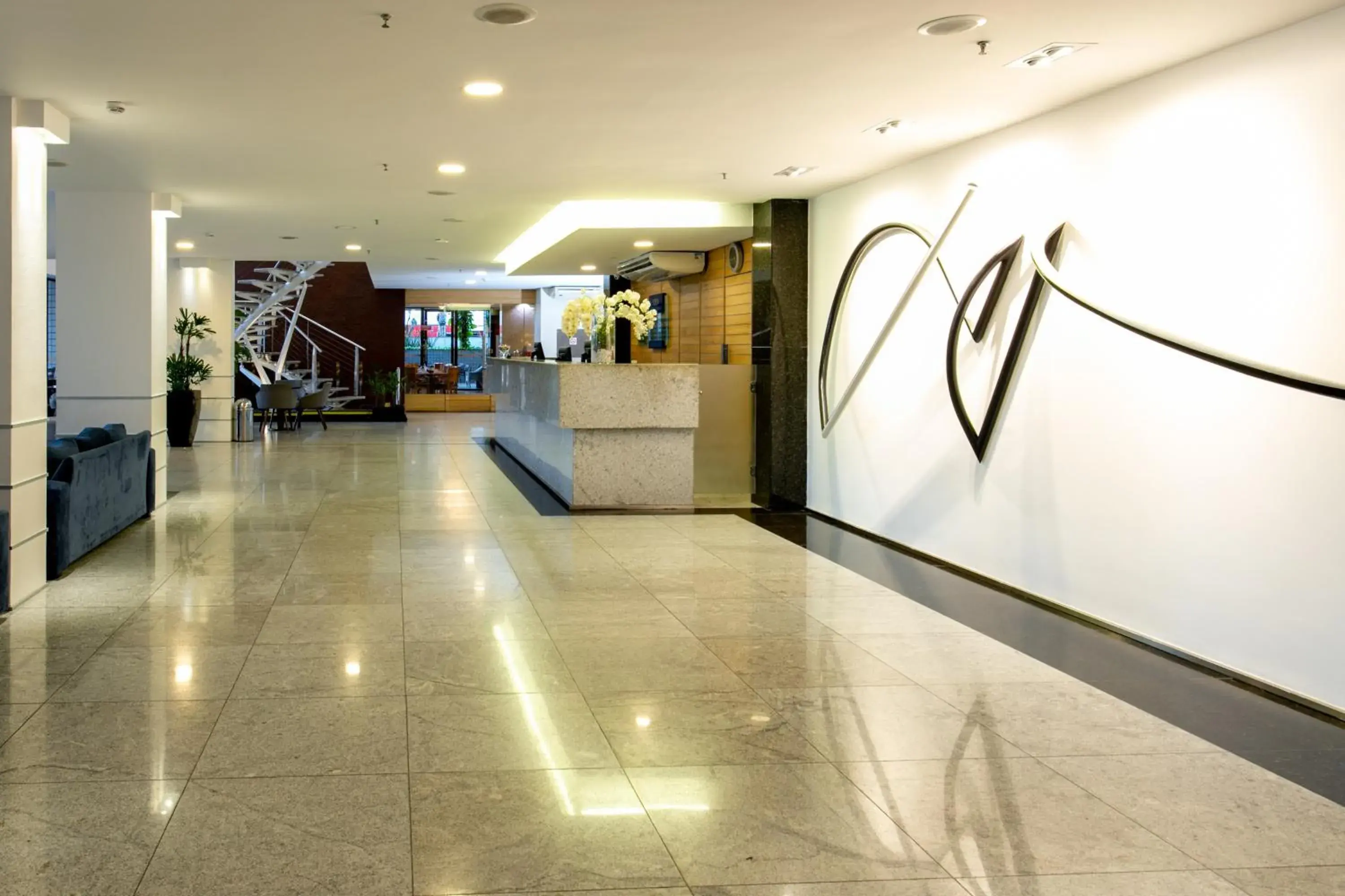 Lobby or reception in Hotel Diogo Lobby or reception in Hotel Diogo