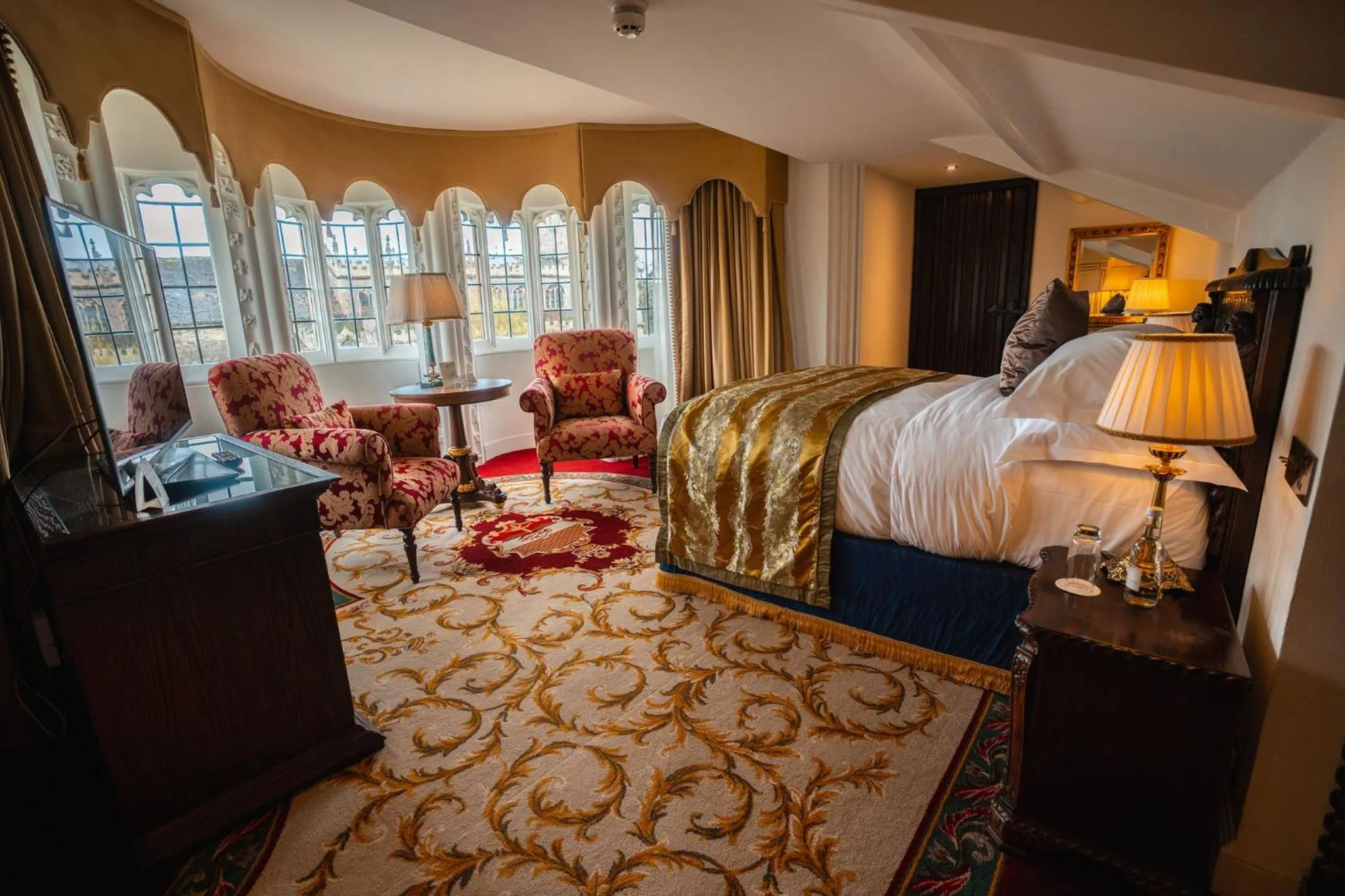 Bed in Thornbury Castle - A Relais & Chateaux Hotel