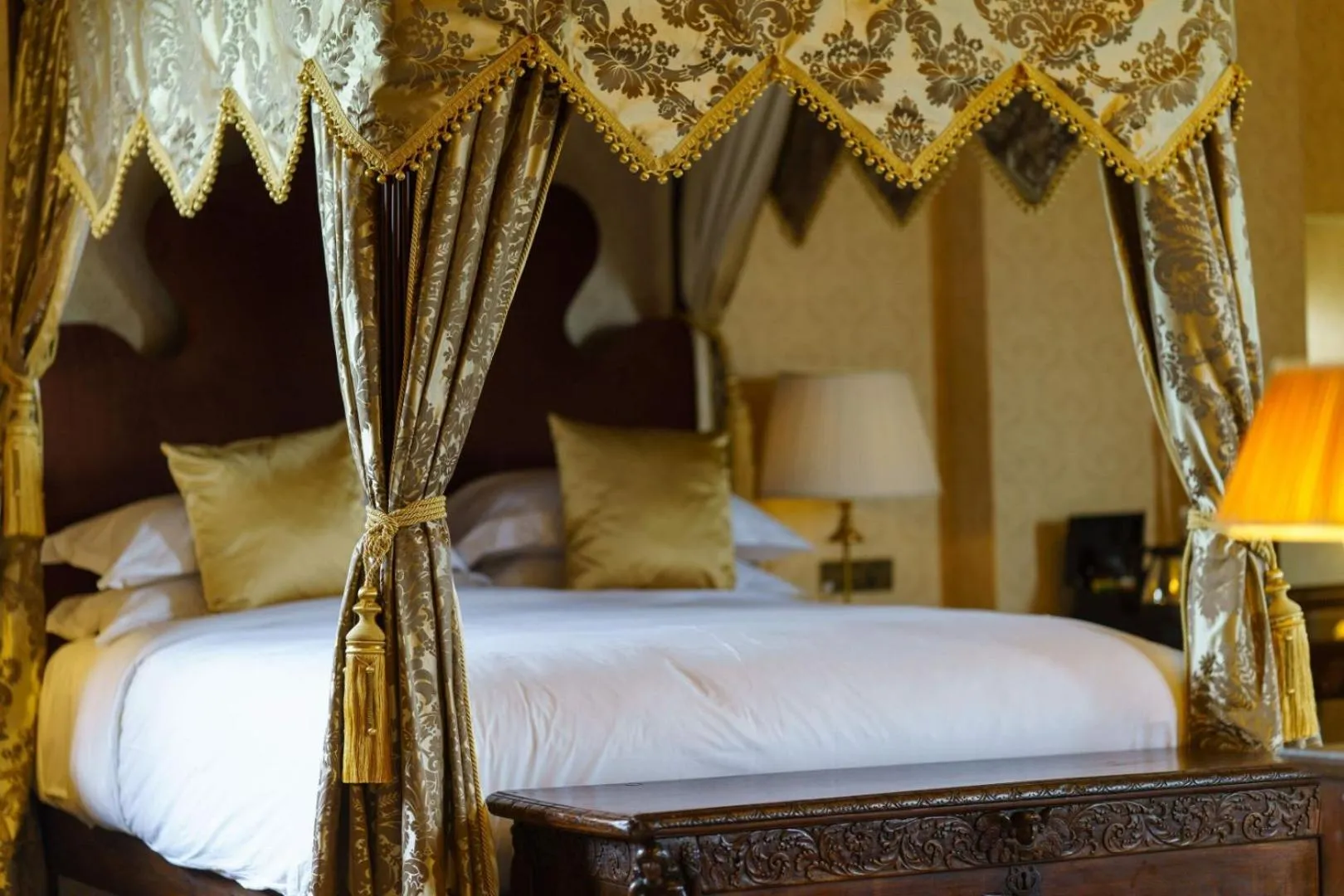 Bed in Thornbury Castle - A Relais & Chateaux Hotel