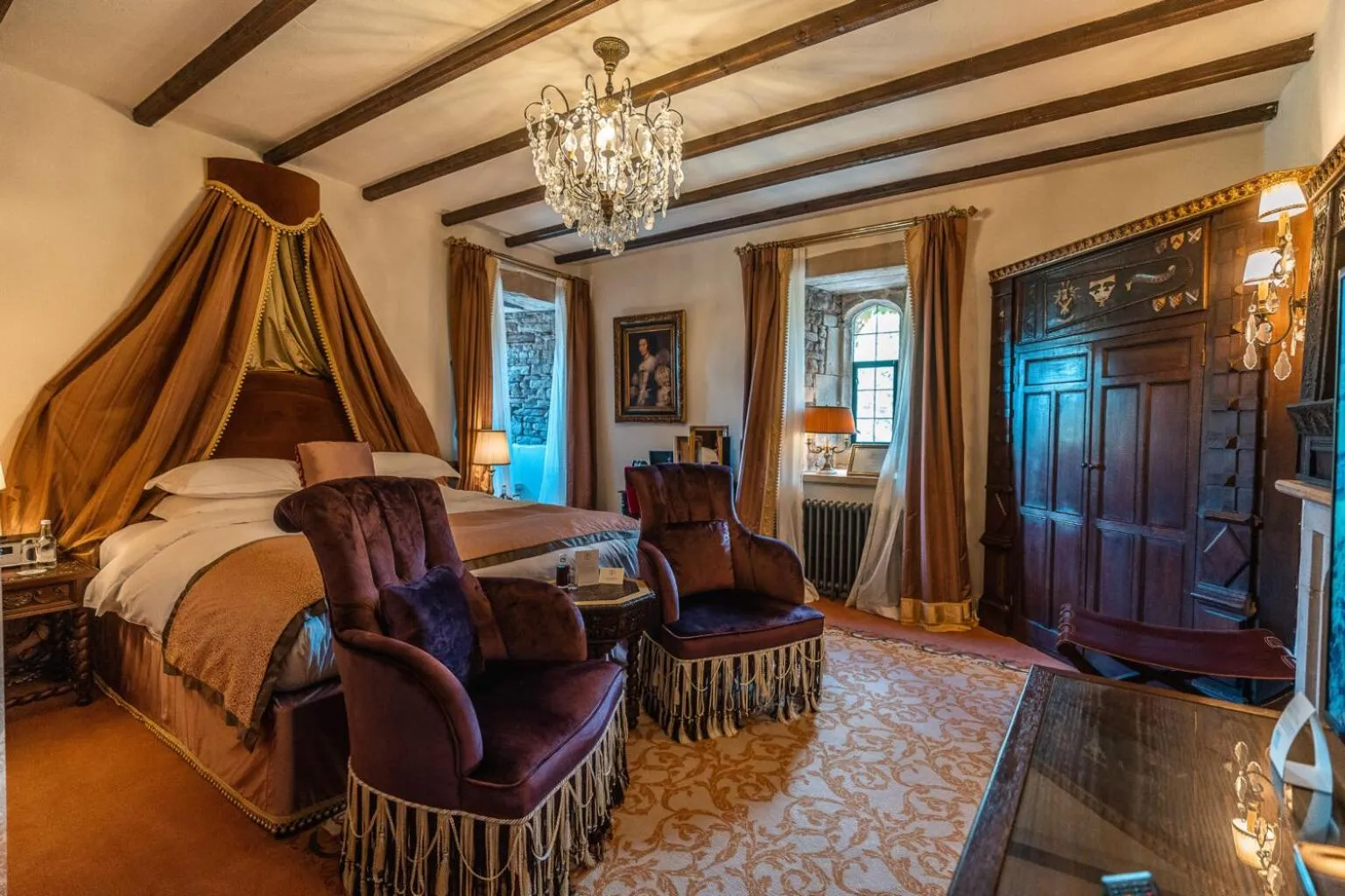 Bed in Thornbury Castle - A Relais & Chateaux Hotel