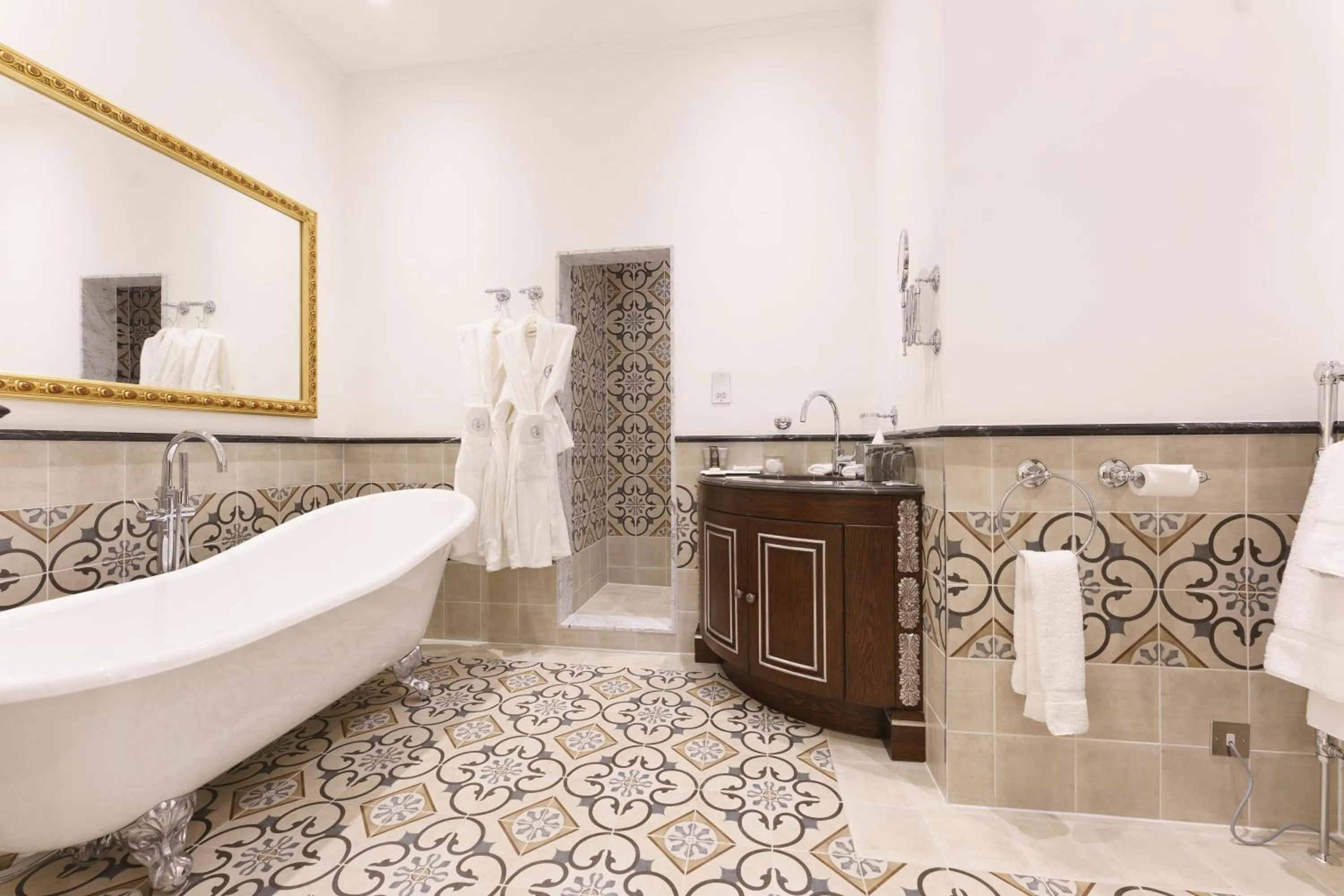 Bathroom in Thornbury Castle - A Relais & Chateaux Hotel