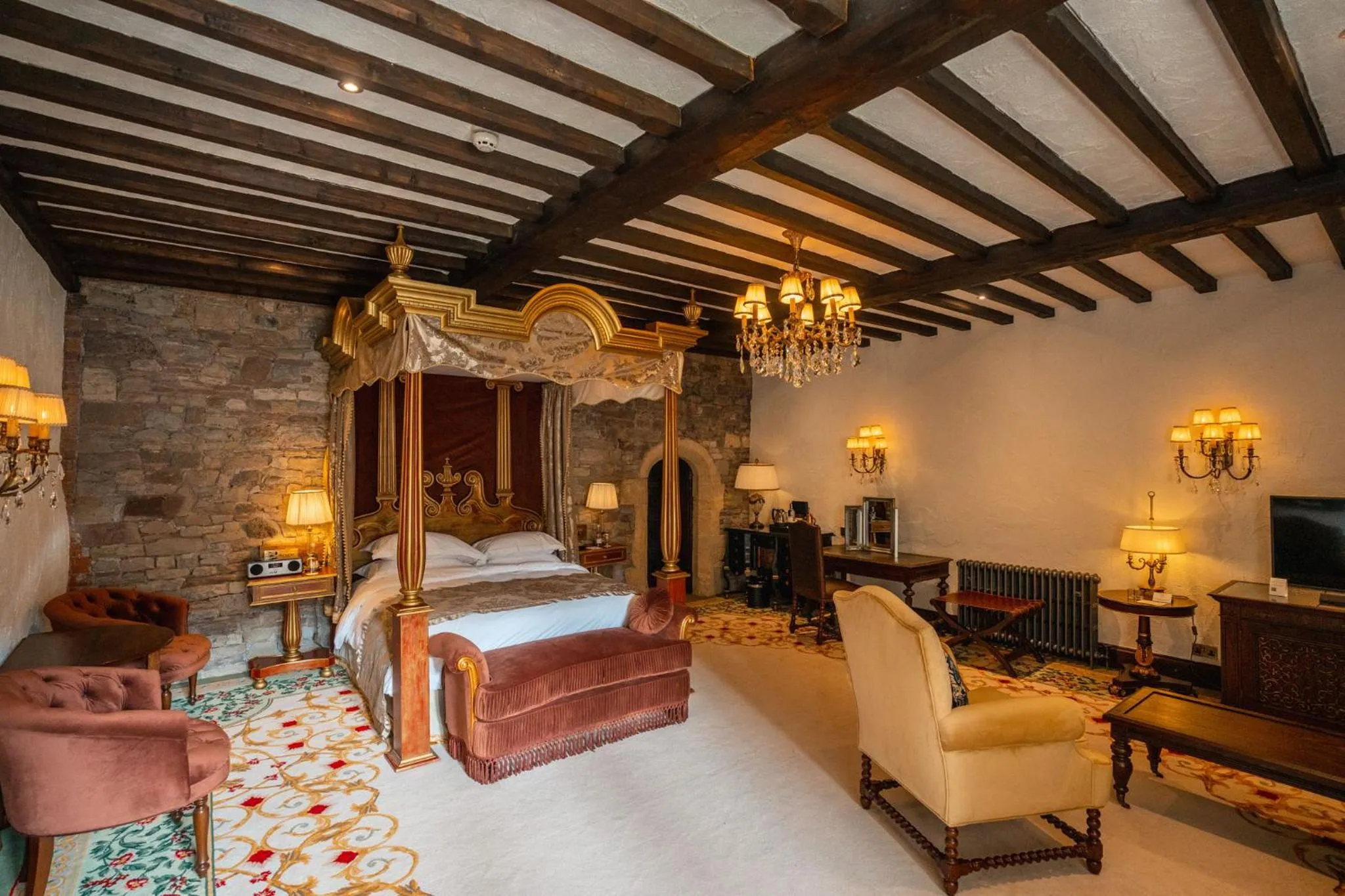 Bed in Thornbury Castle - A Relais & Chateaux Hotel