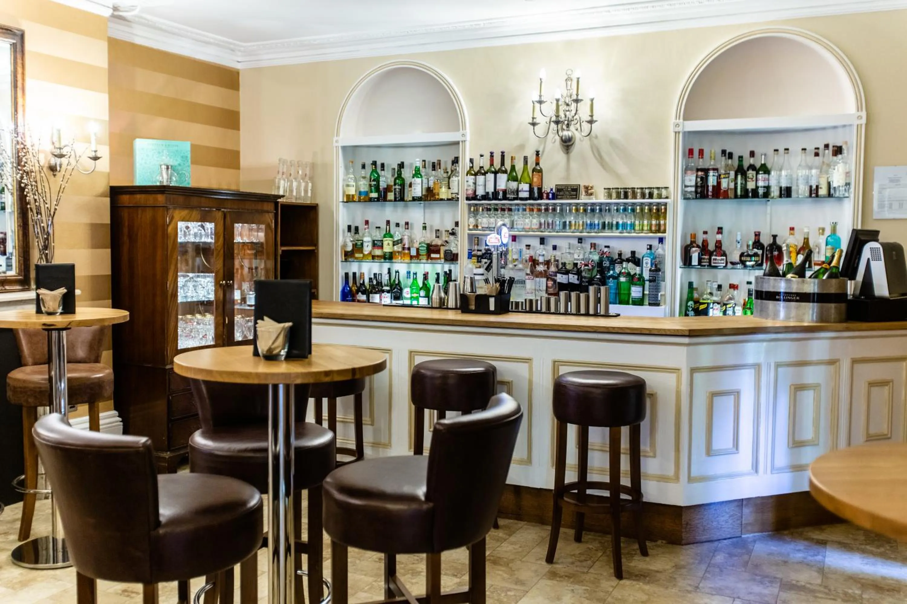 Lounge or bar in The Greenway Hotel & Spa