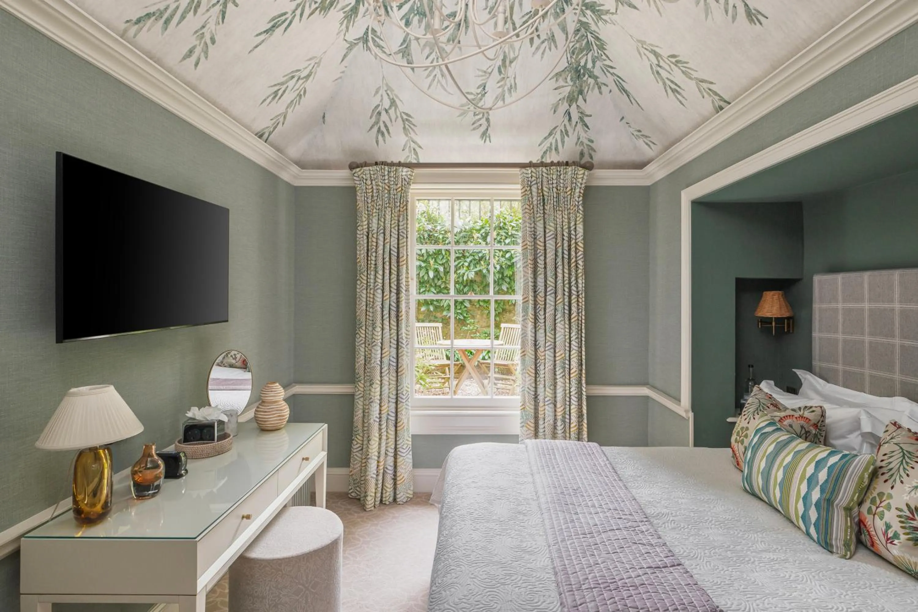 Bed in The Royal Crescent Hotel & Spa