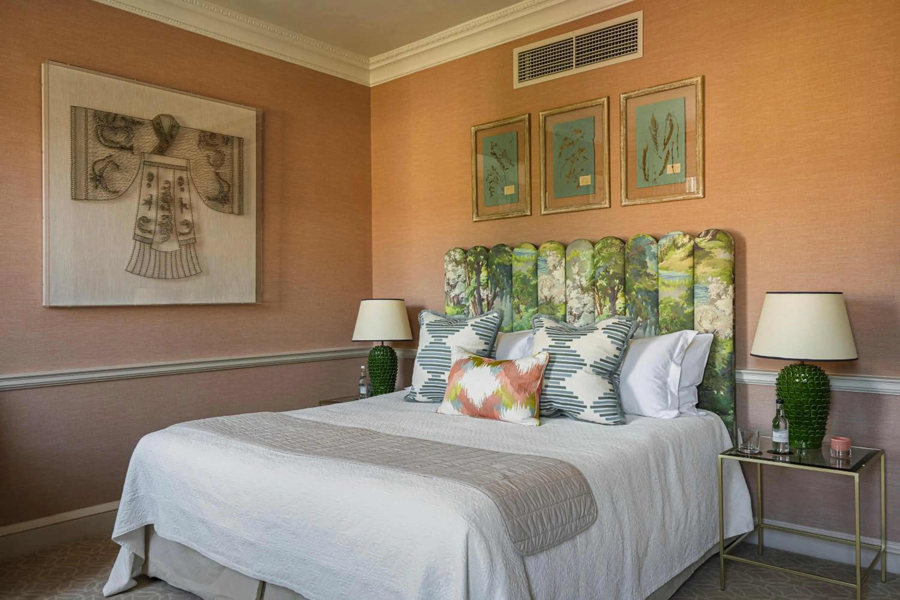 Garden view, Bed in The Royal Crescent Hotel & Spa