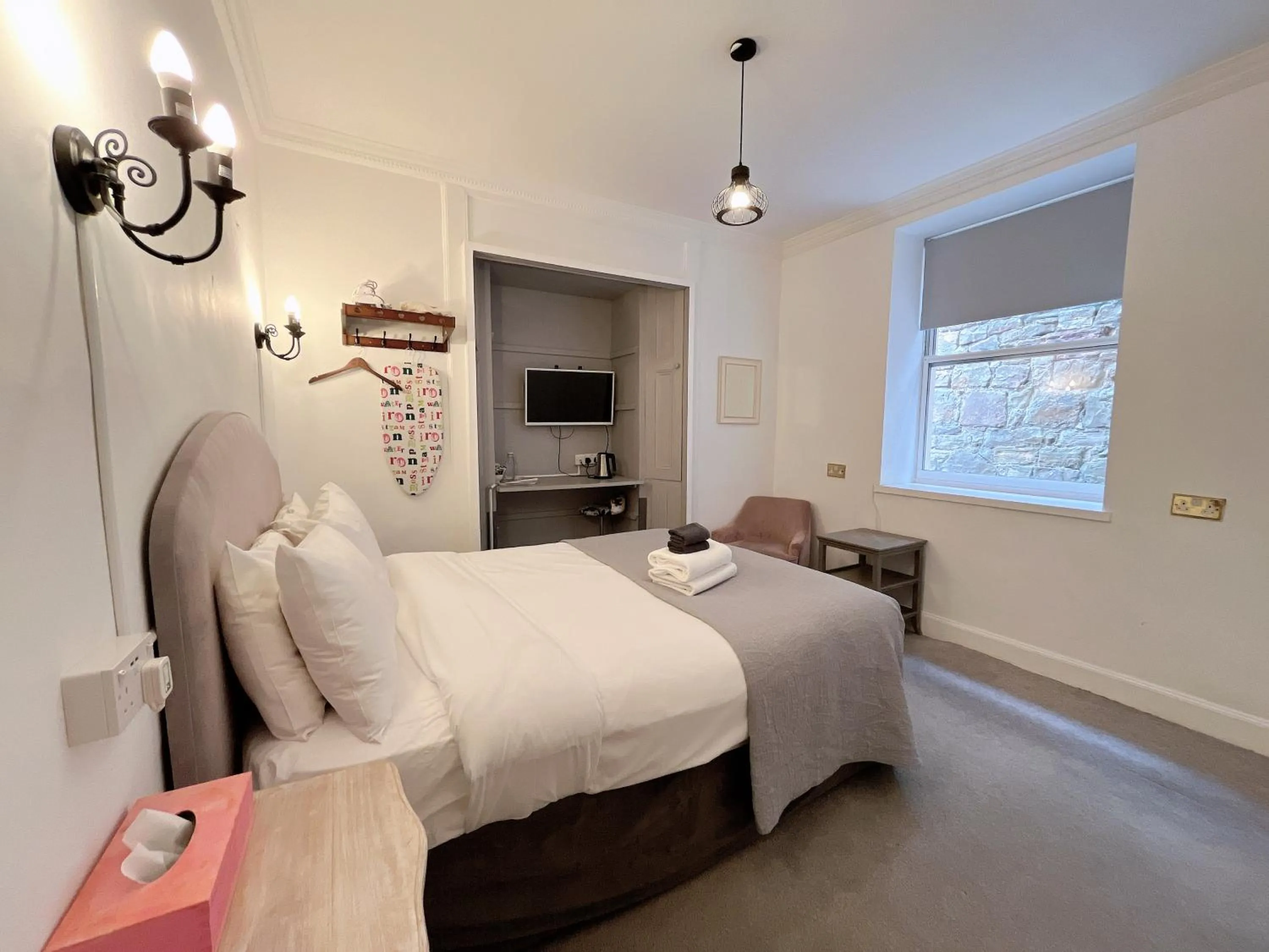 Bed in Allison House 16