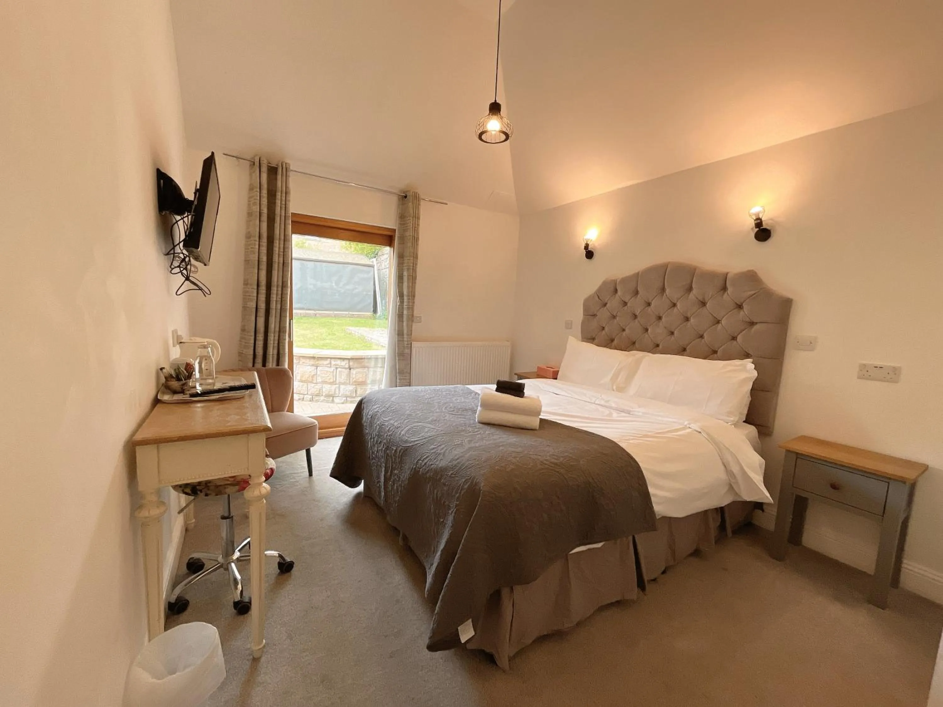 Bed in Allison House 16