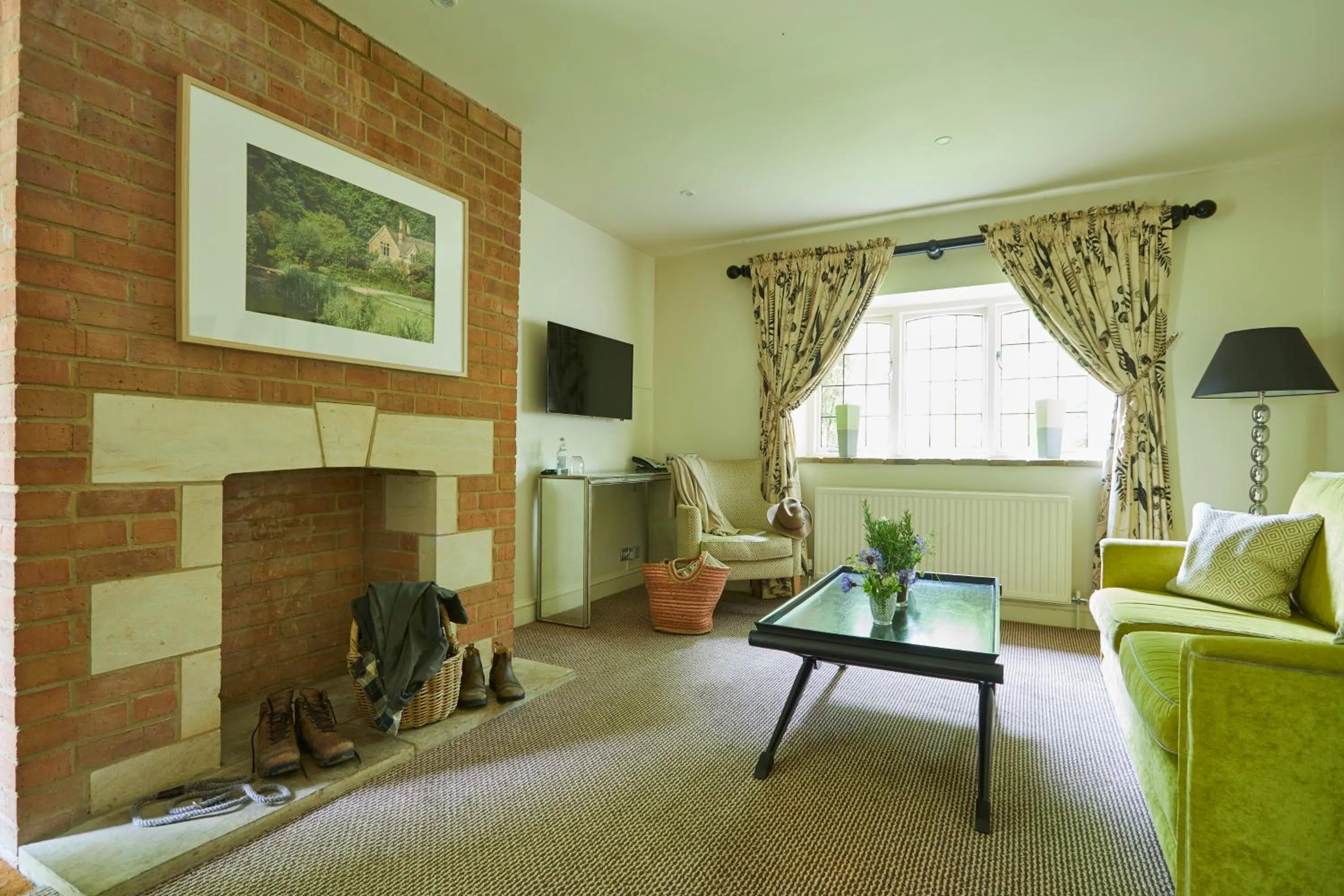 TV and multimedia in The Slaughters Country Inn