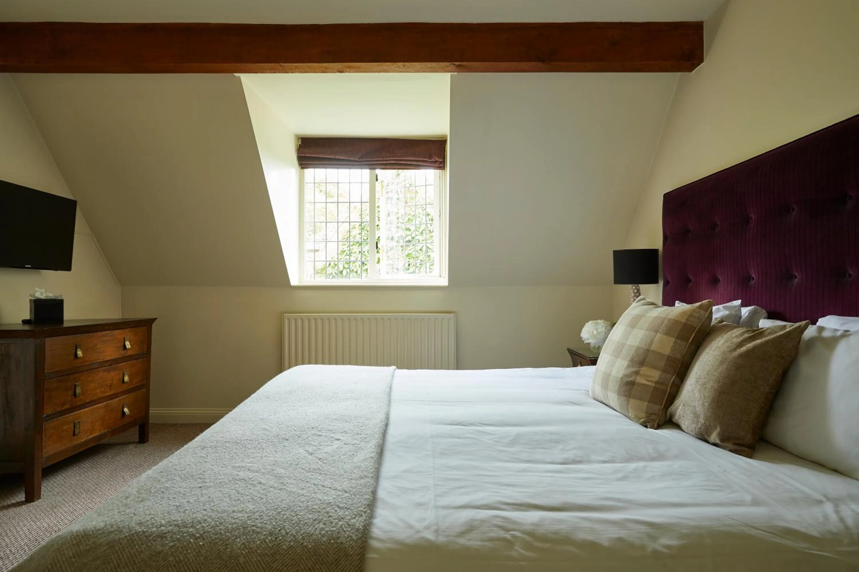 Bedroom, Bed in The Slaughters Country Inn