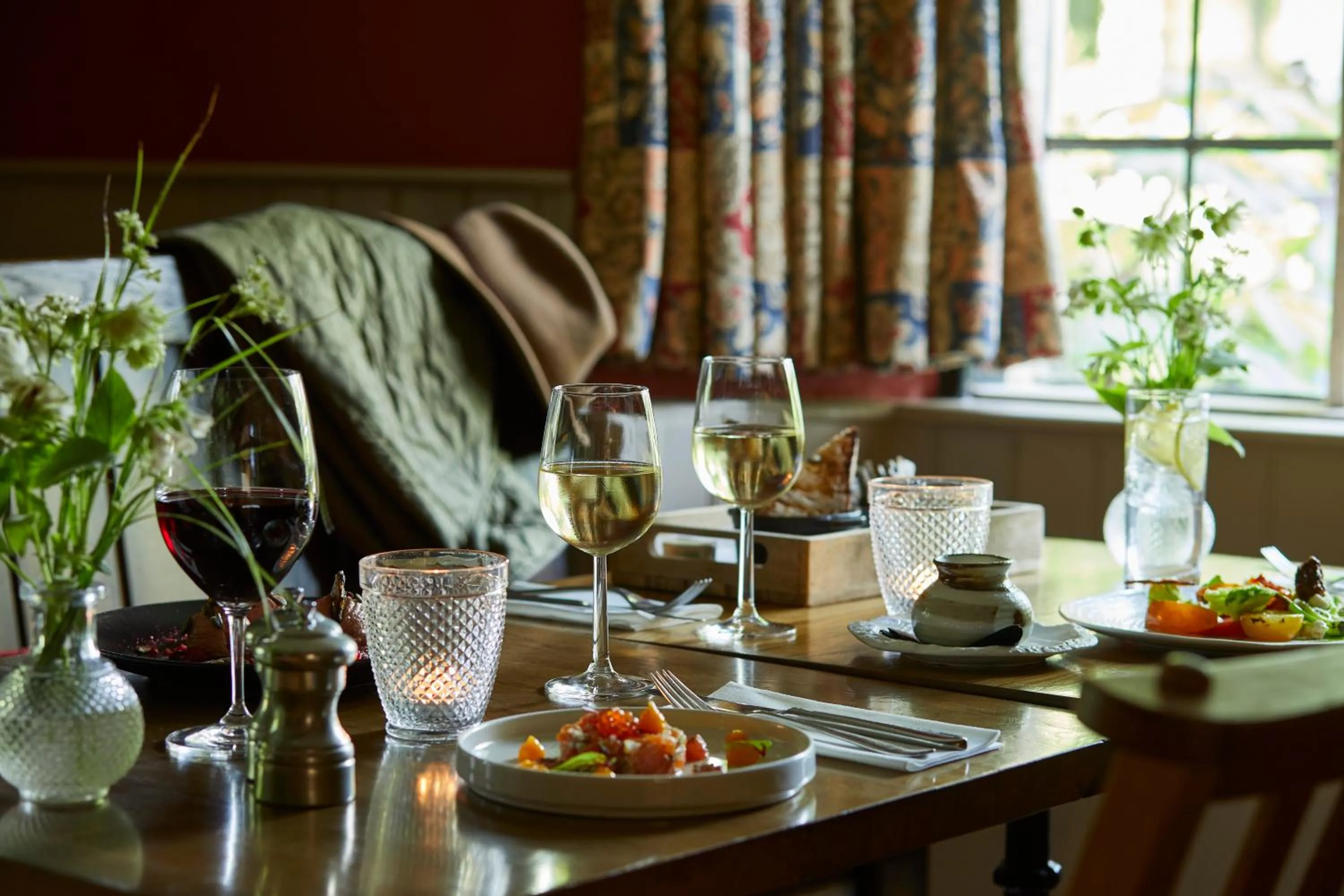 Restaurant/places to eat in The Slaughters Country Inn