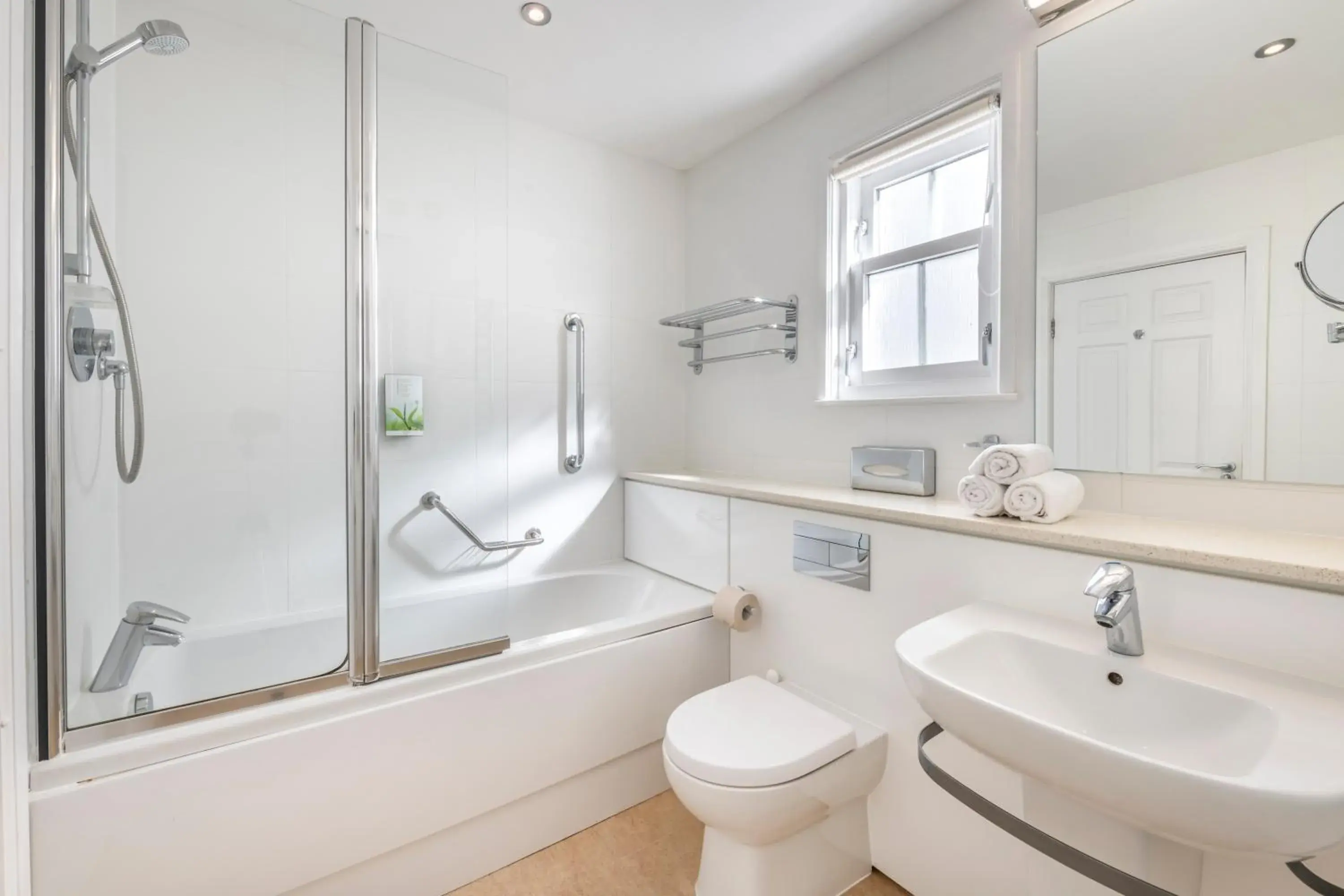 Bathroom in The Kenmore Club Bathroom in The Kenmore Club