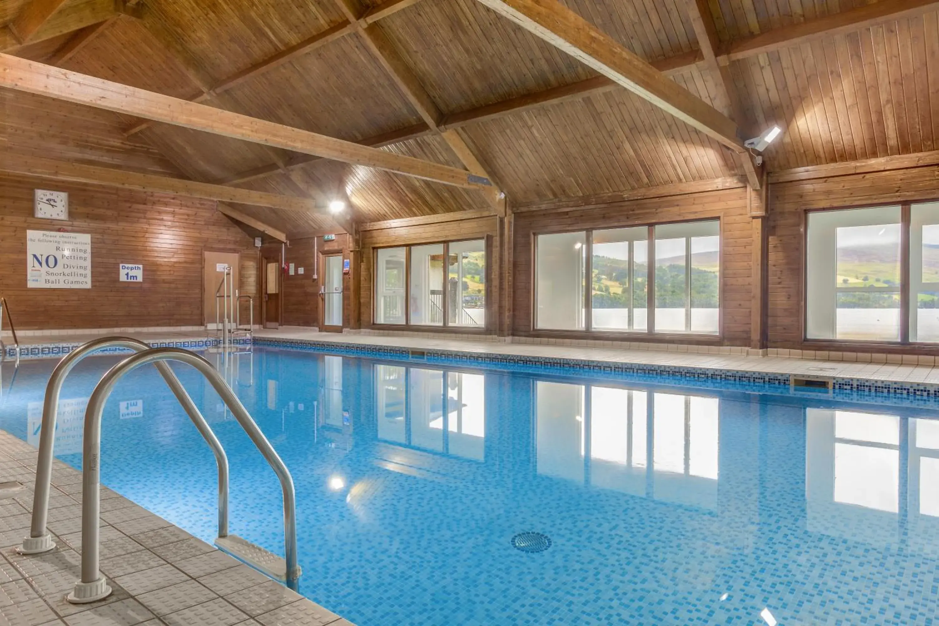 Swimming pool in The Kenmore Club Swimming pool in The Kenmore Club