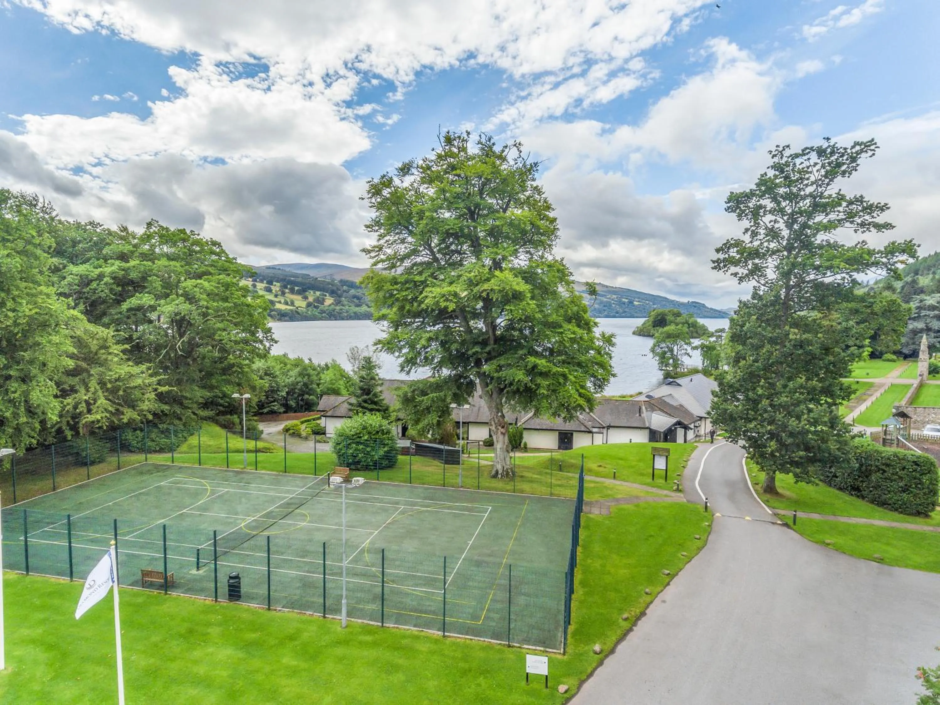 Tennis court in The Kenmore Club