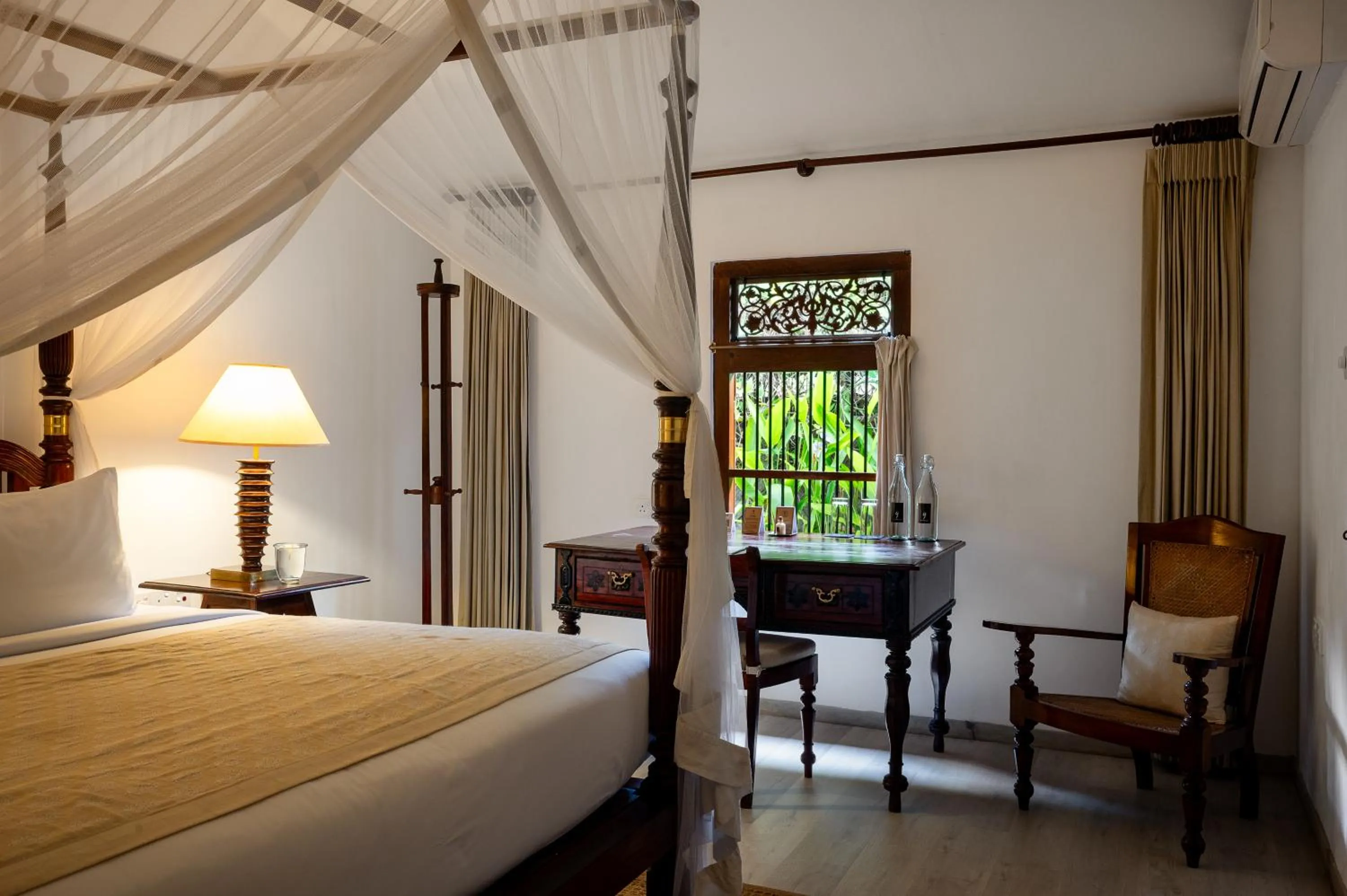 Bed in Nyne Hotels Rock Villa - Bentota