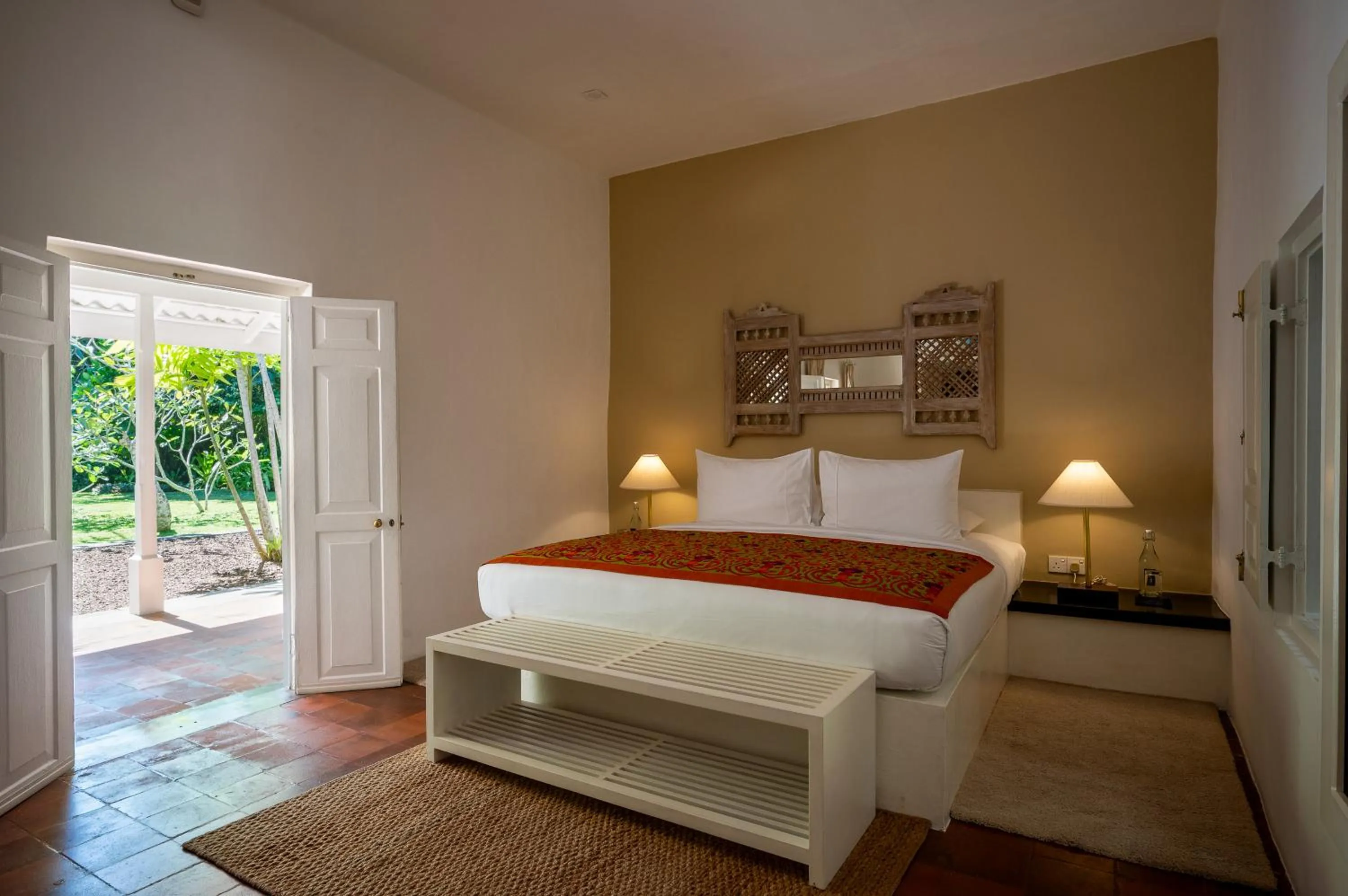 Bed in Nyne Hotels Rock Villa - Bentota