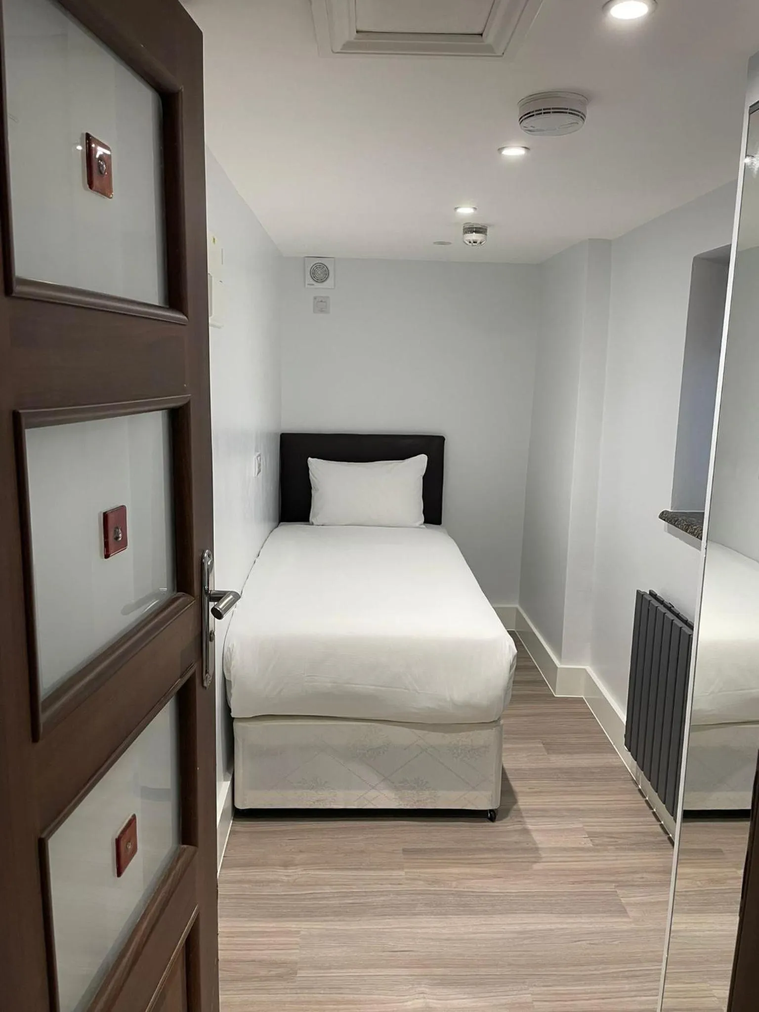 Bedroom, Bed in MSK Superior