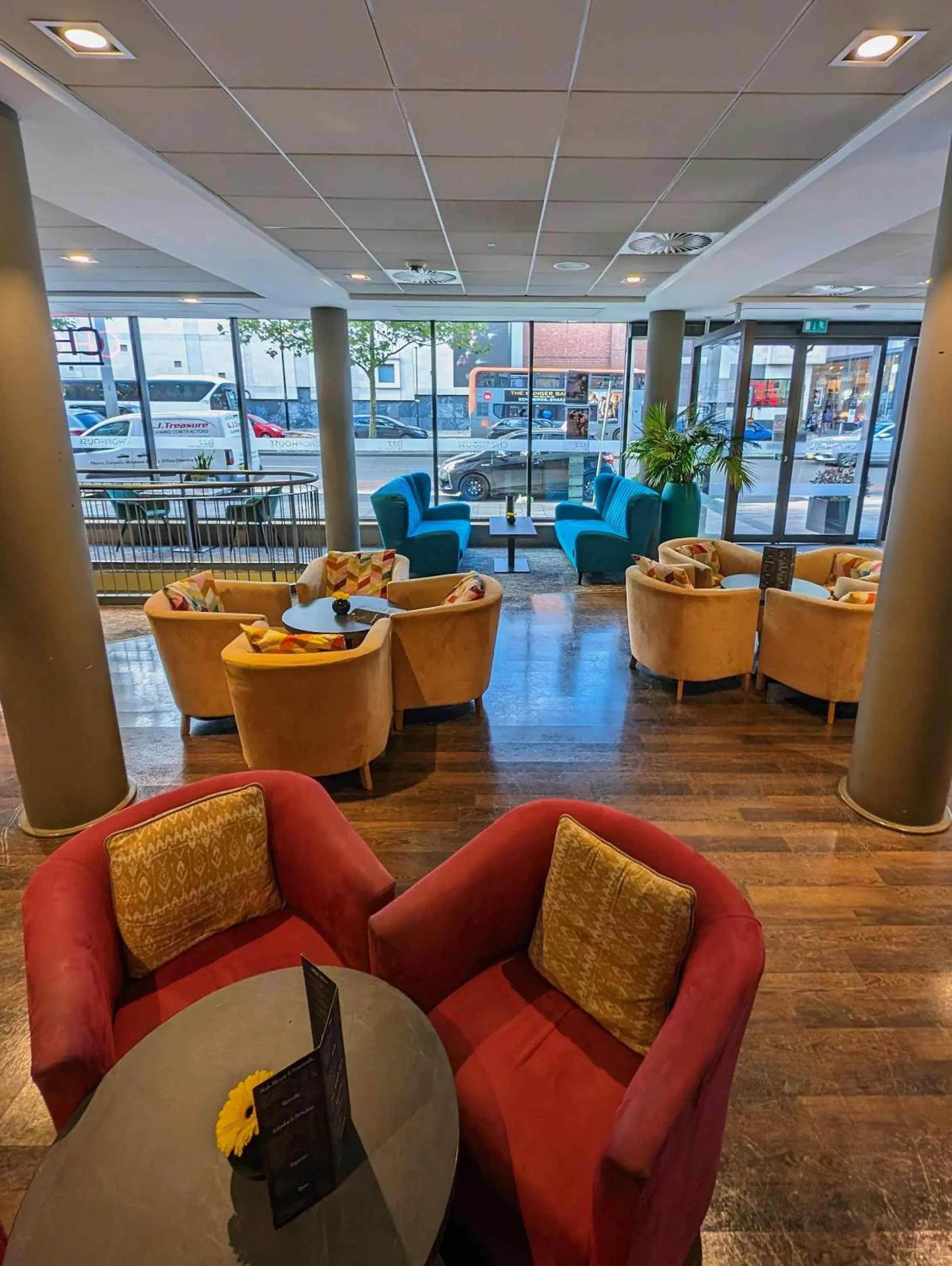 Lounge or bar in Future Inn Bristol Lounge or bar in Future Inn Bristol