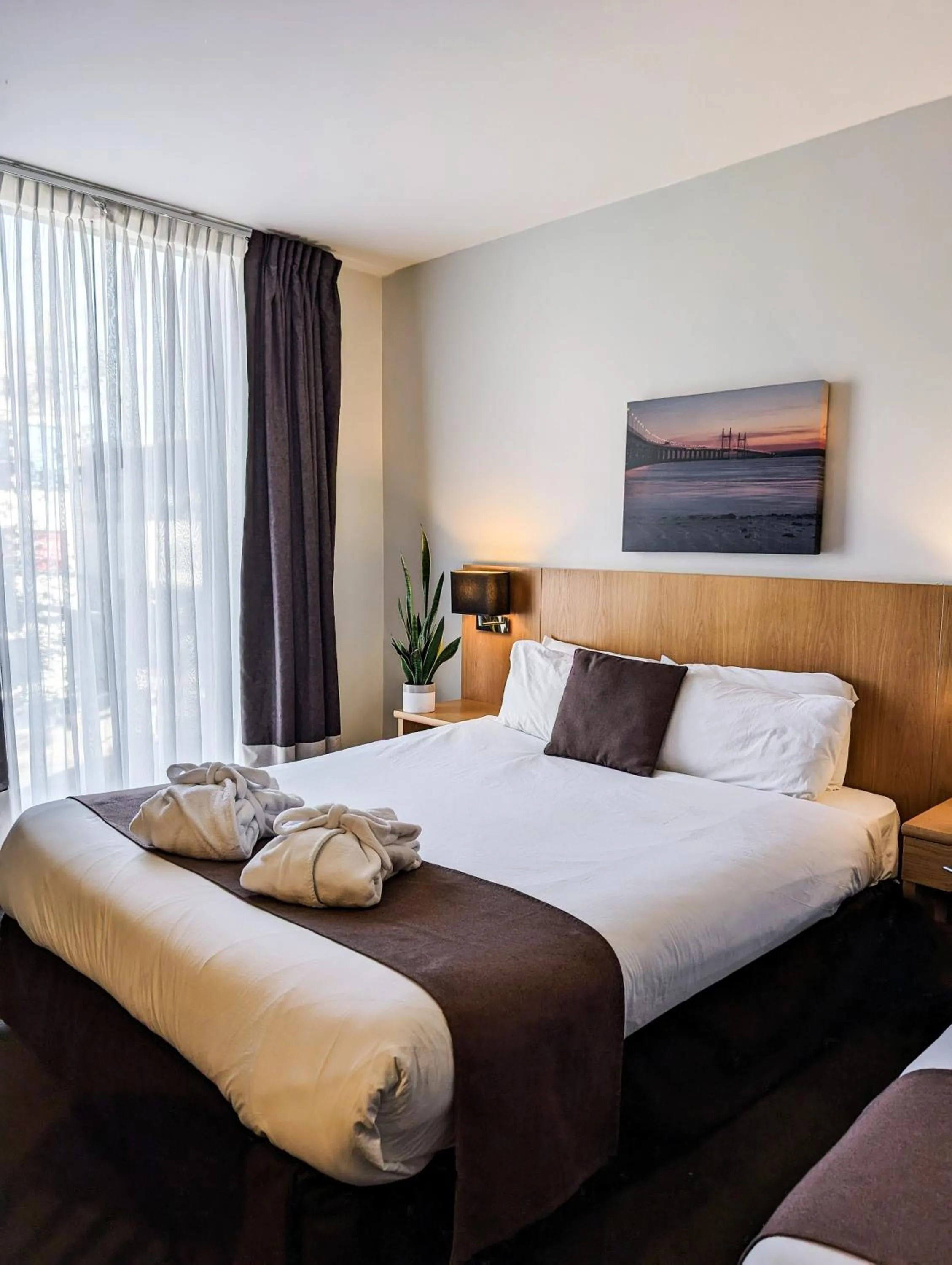 Bedroom, Bed in Future Inn Bristol