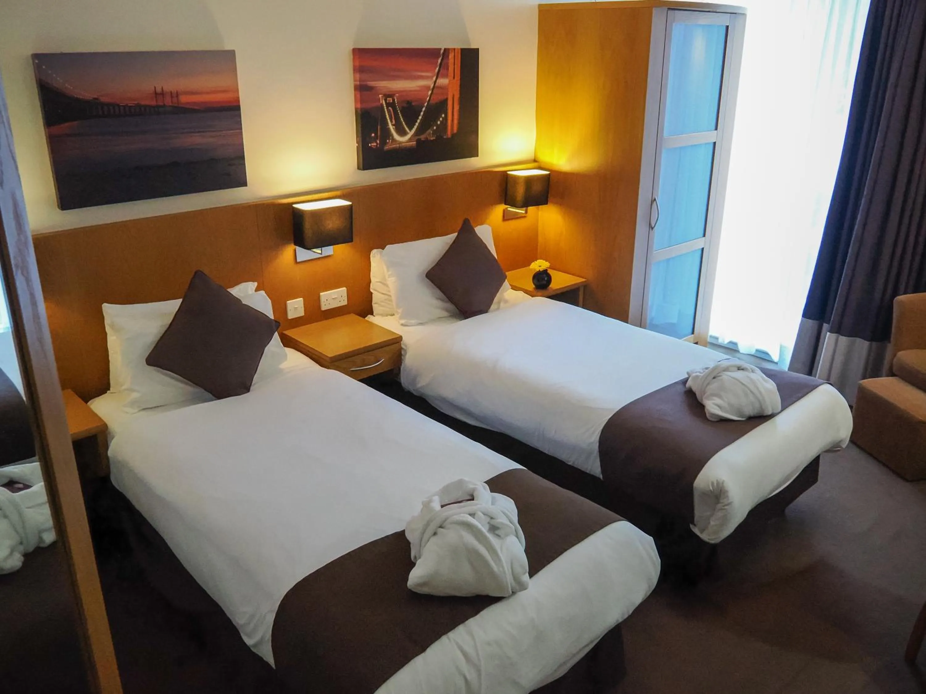 Bedroom, Bed in Future Inn Bristol