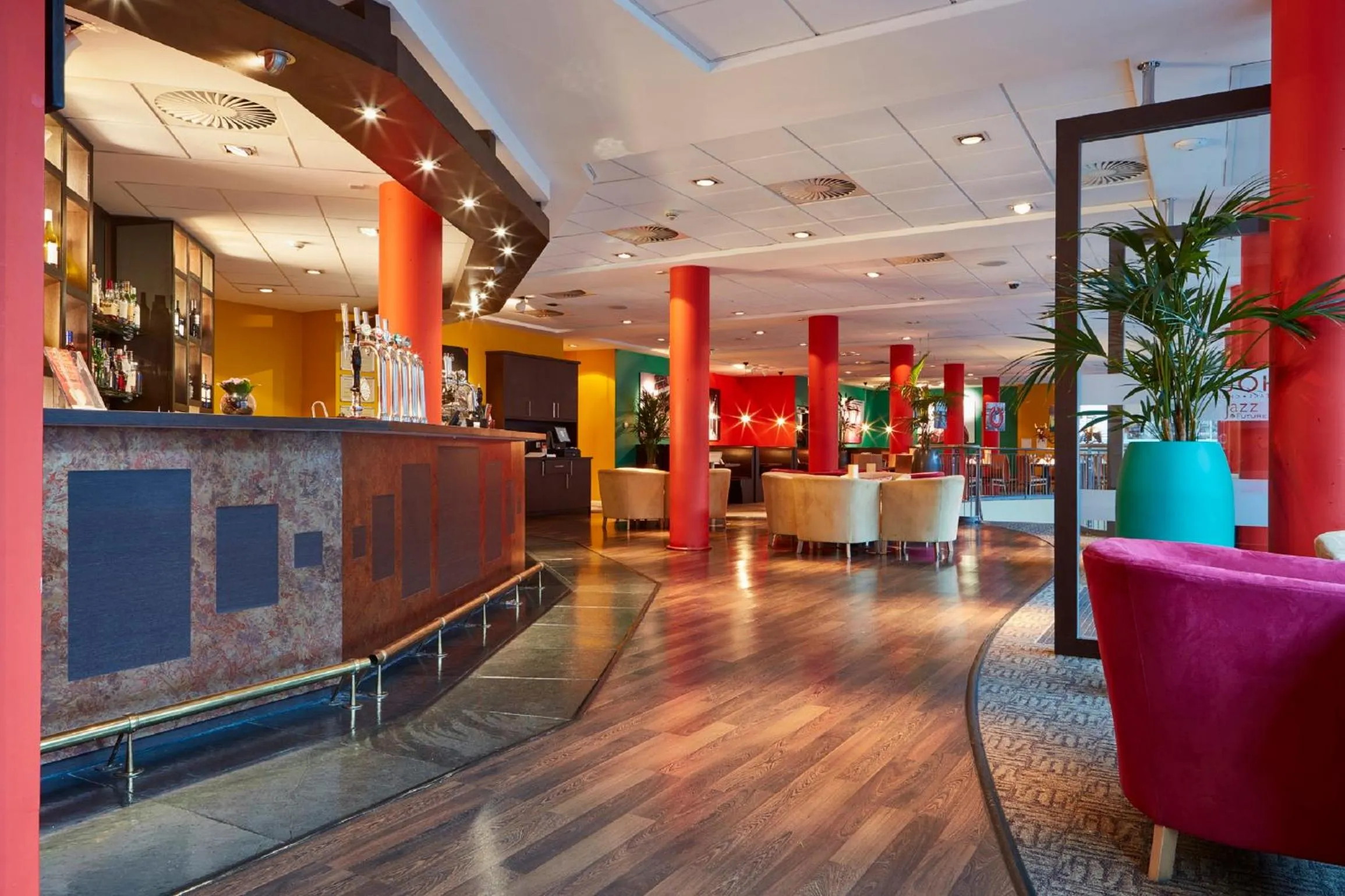 Lounge or bar in Future Inn Bristol