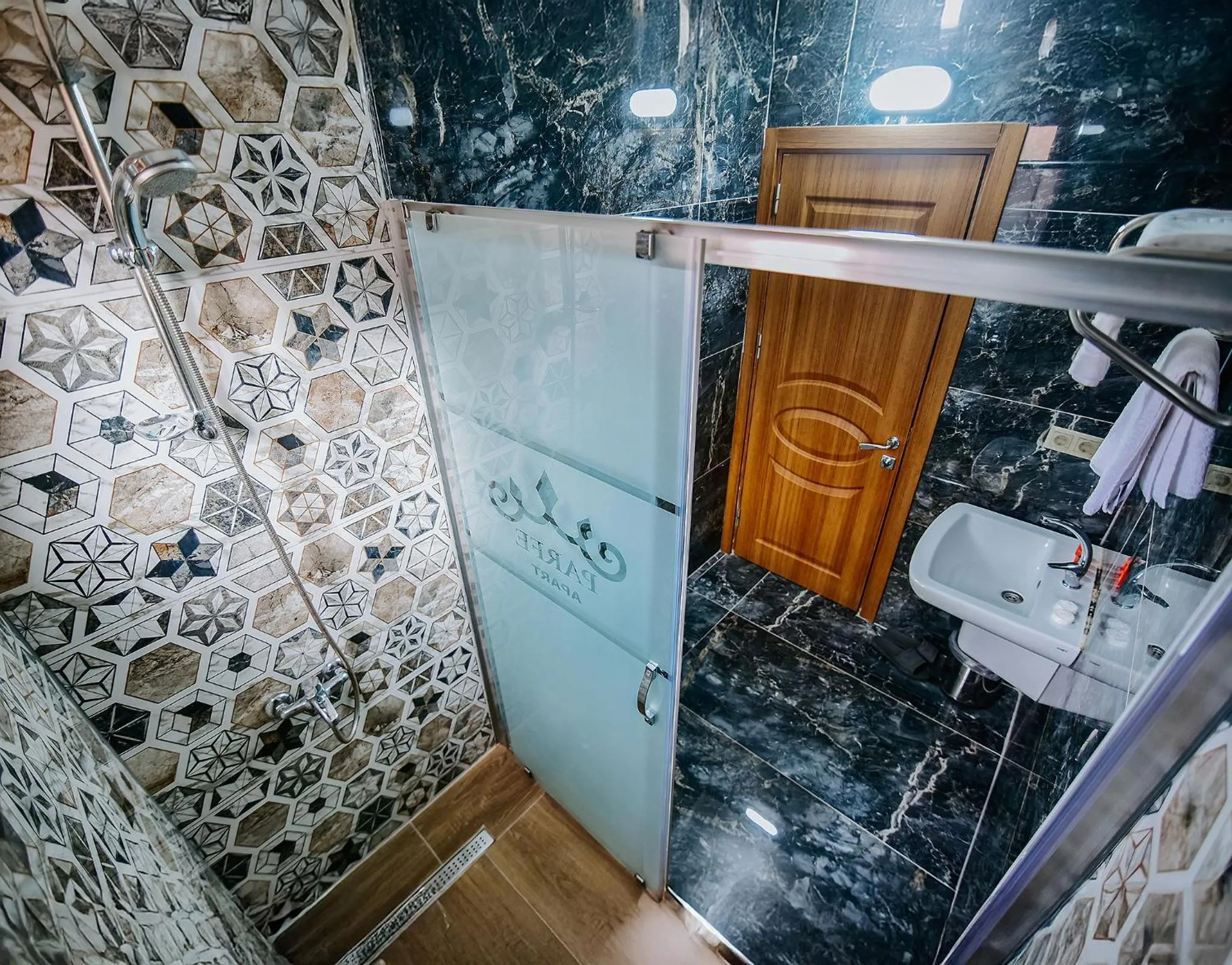 Shower in Parfe Apart