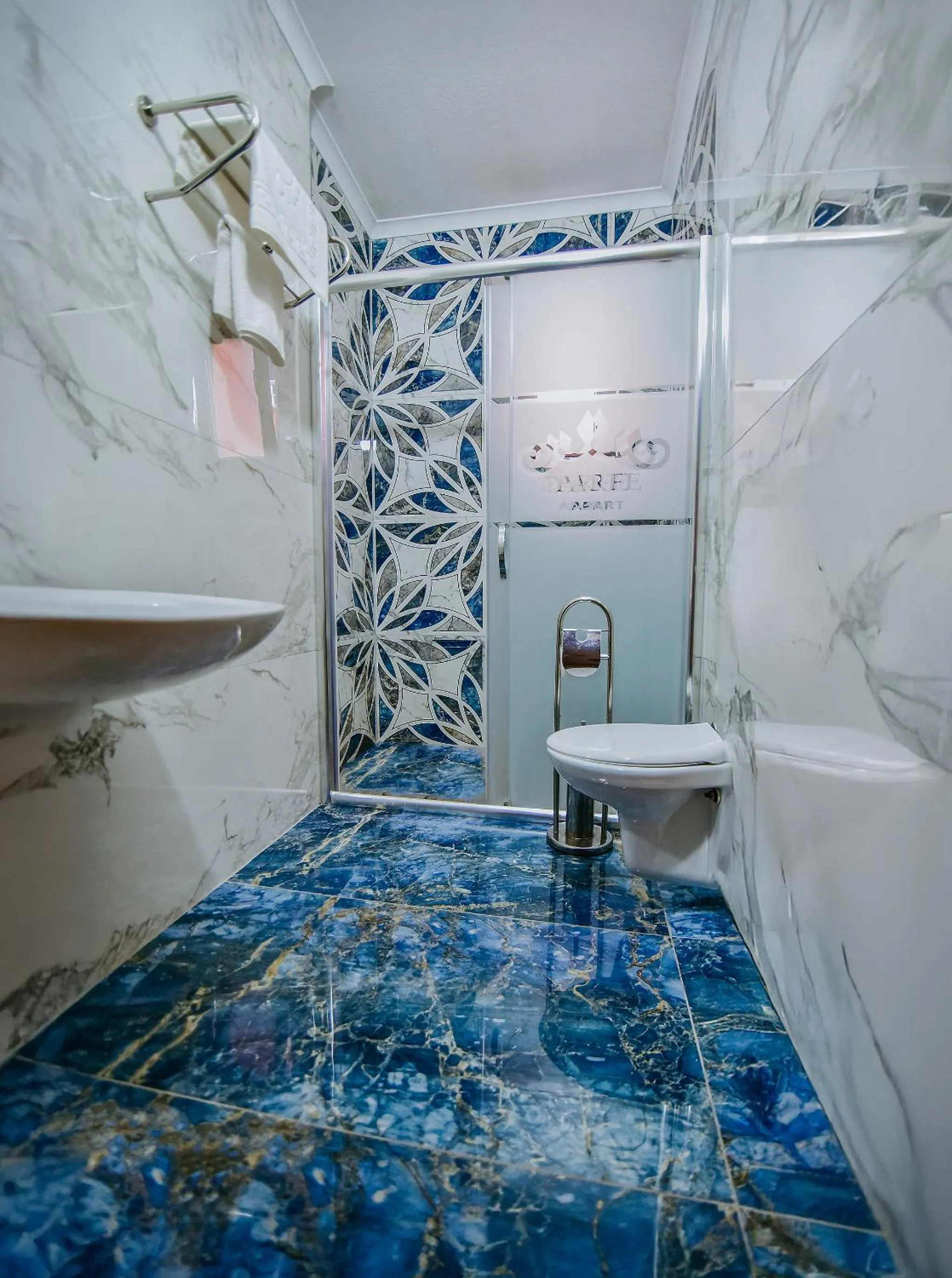 Shower in Parfe Apart