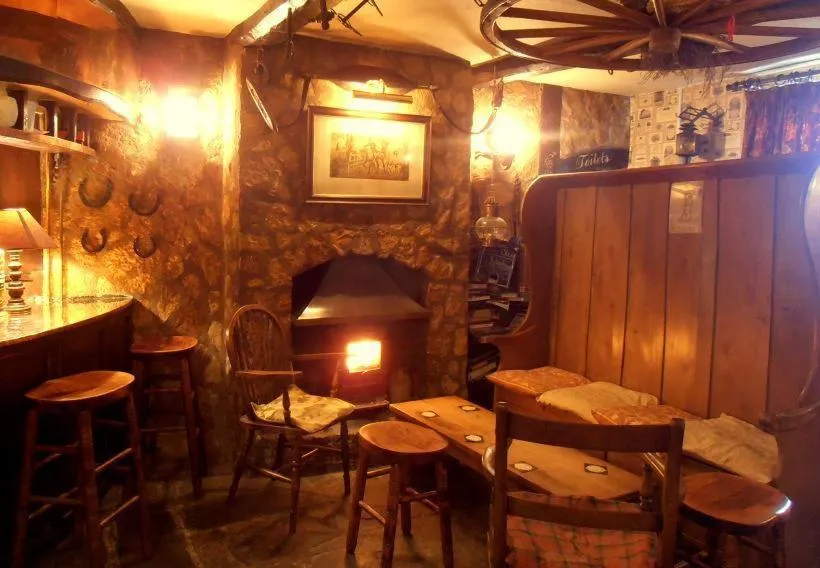 Lounge or bar in The Hunters Rest Inn