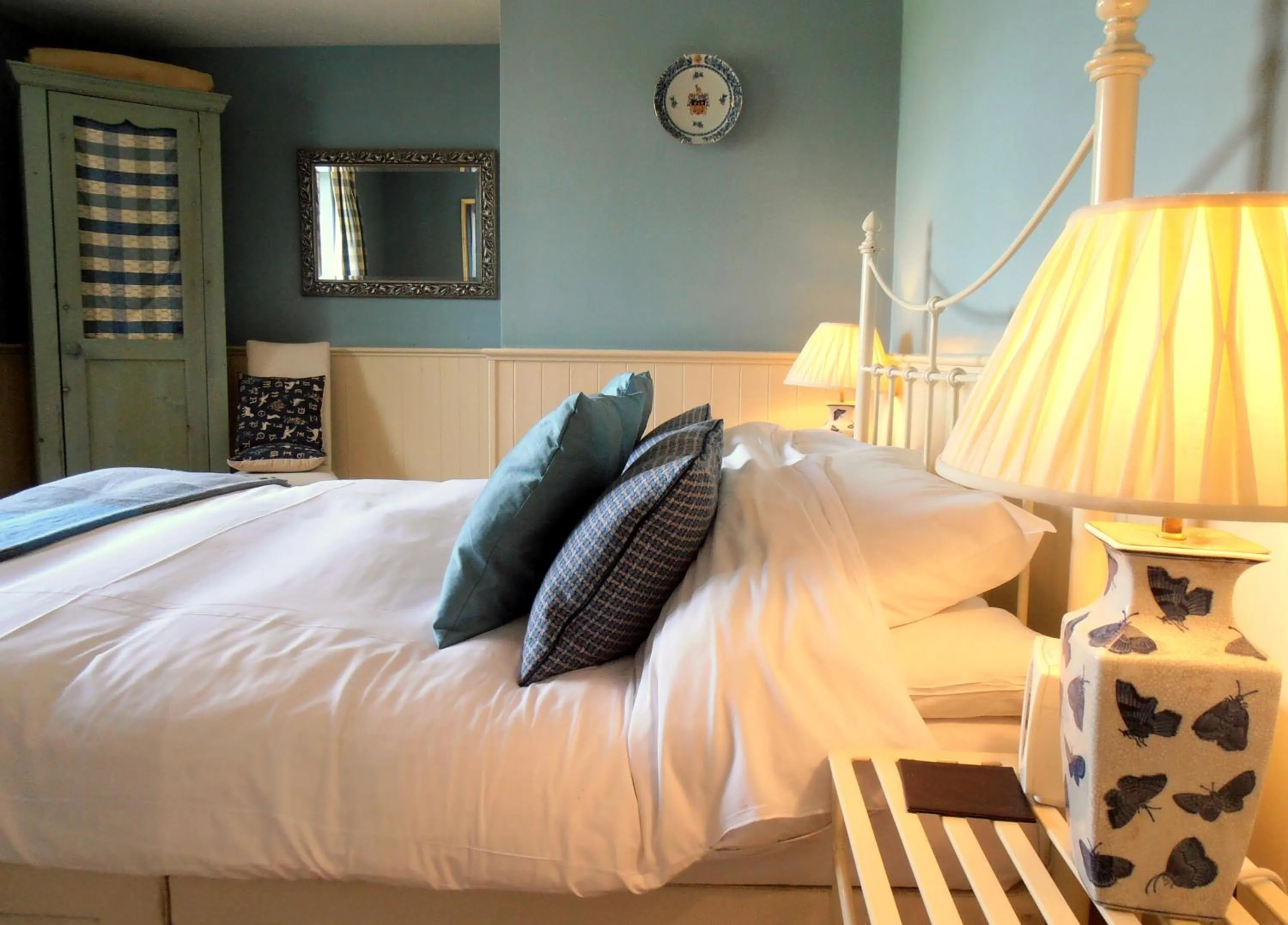 Bed in The Hunters Rest Inn