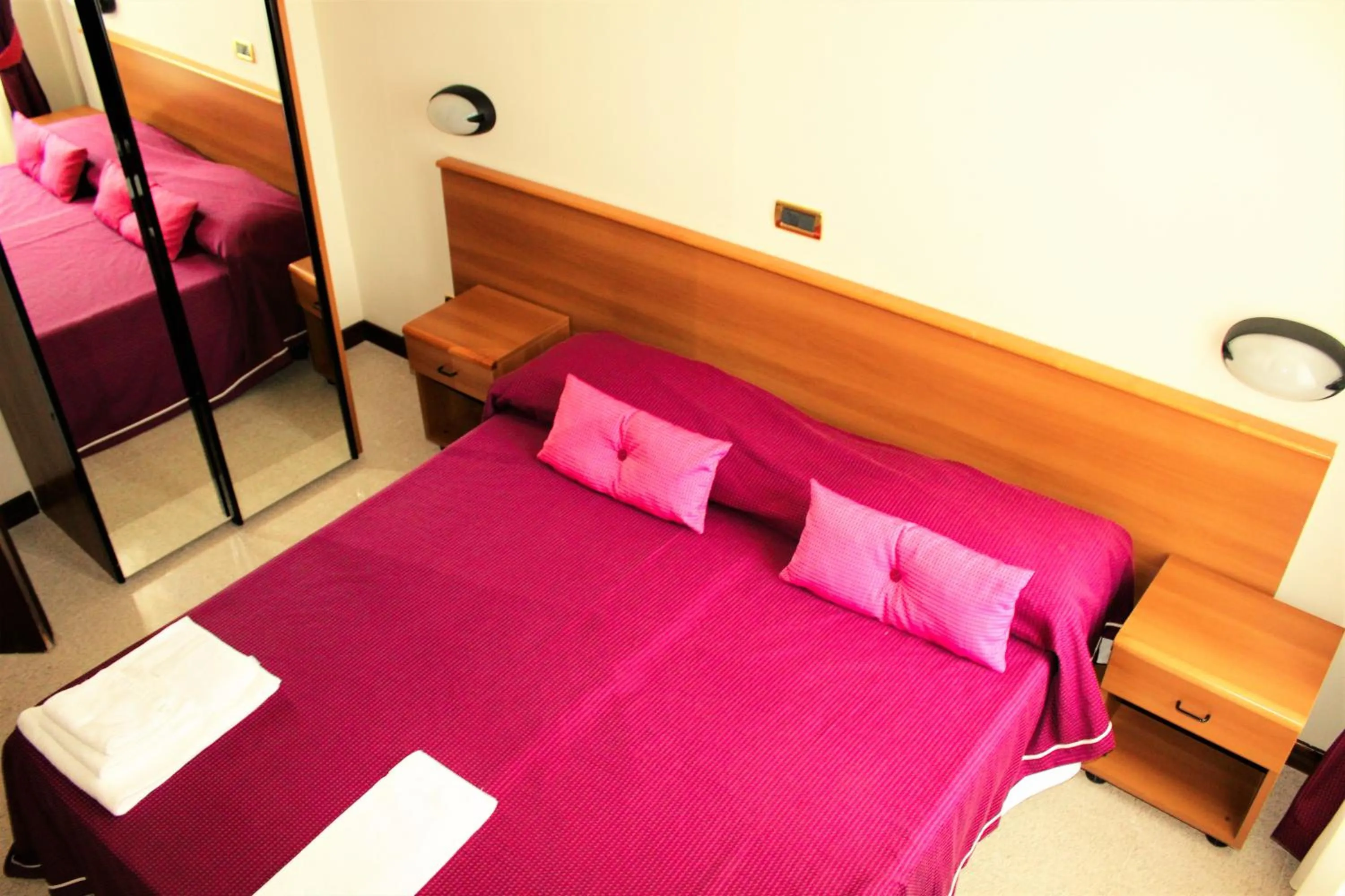 Photo of the whole room, Bed in Il Postiglione Hotel - Sala Ricevimenti Minturno