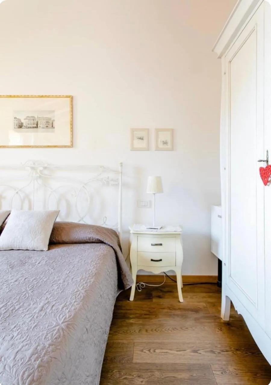 Decorative detail, Bed in Al Piccolo Clarin