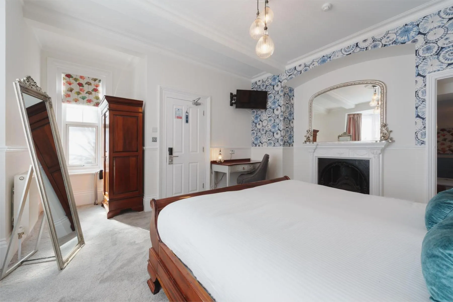 Bed in Florence House Boutique Hotel and Restaurant