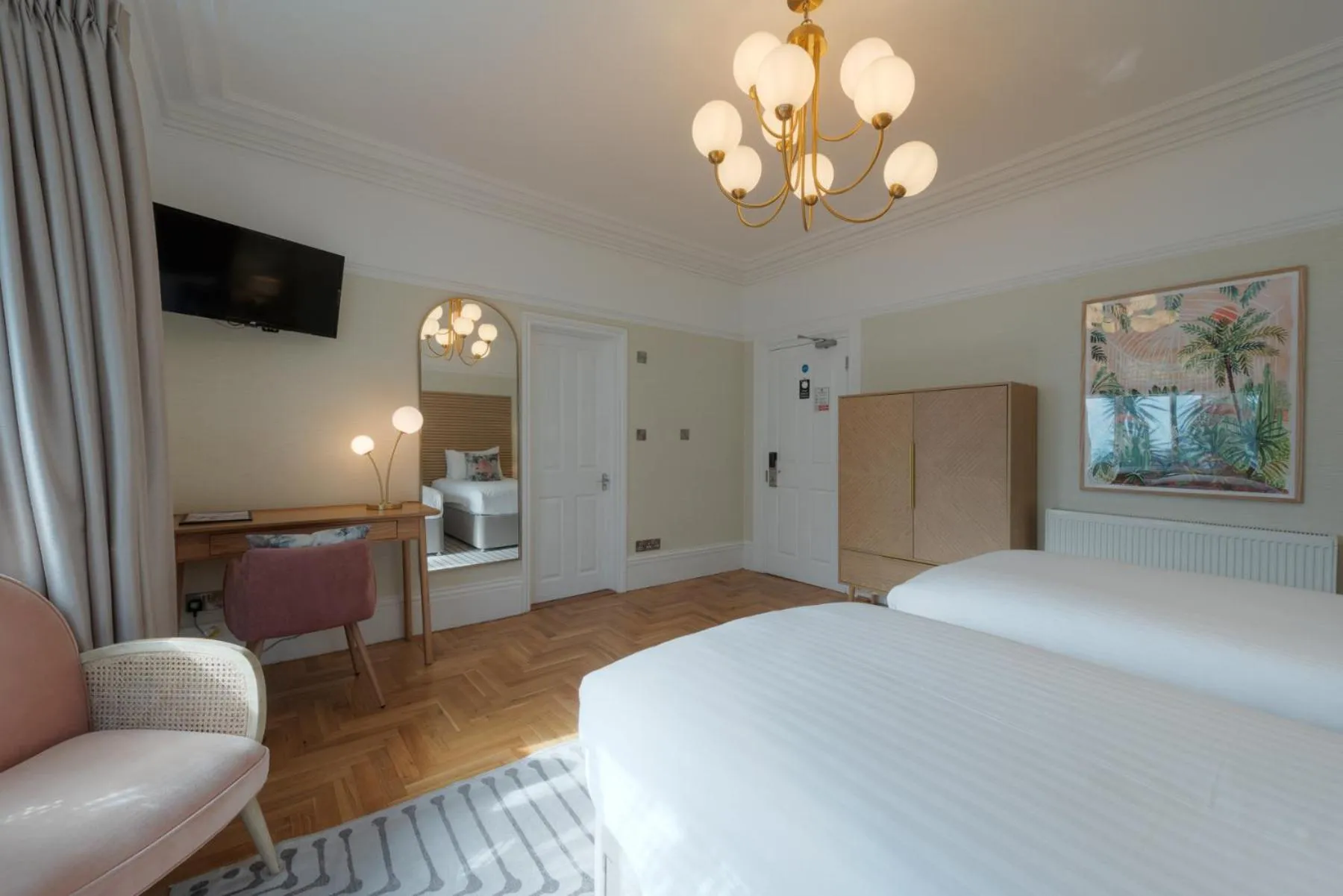 Bed in Florence House Boutique Hotel and Restaurant