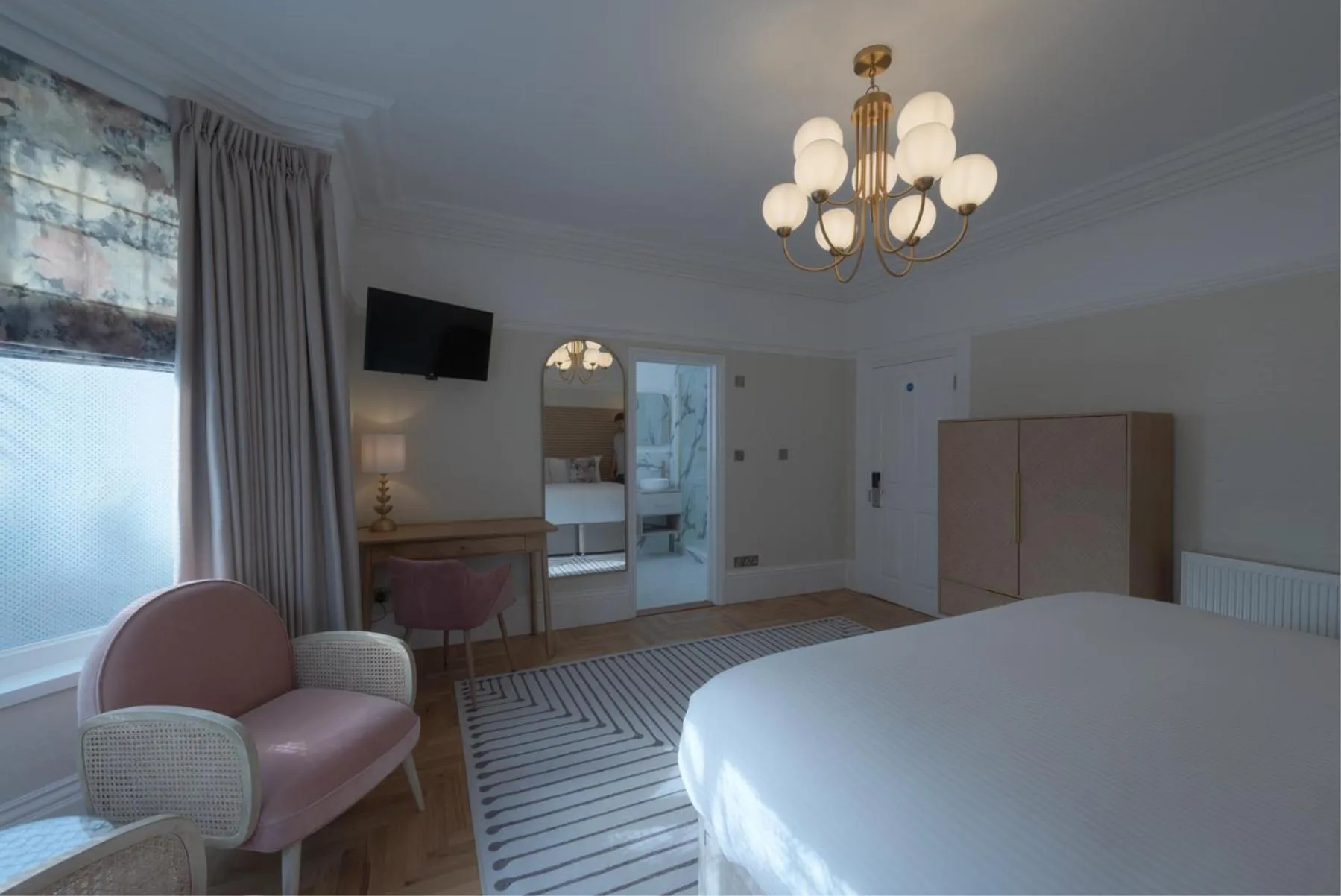 Photo of the whole room, Bed in Florence House Boutique Hotel and Restaurant