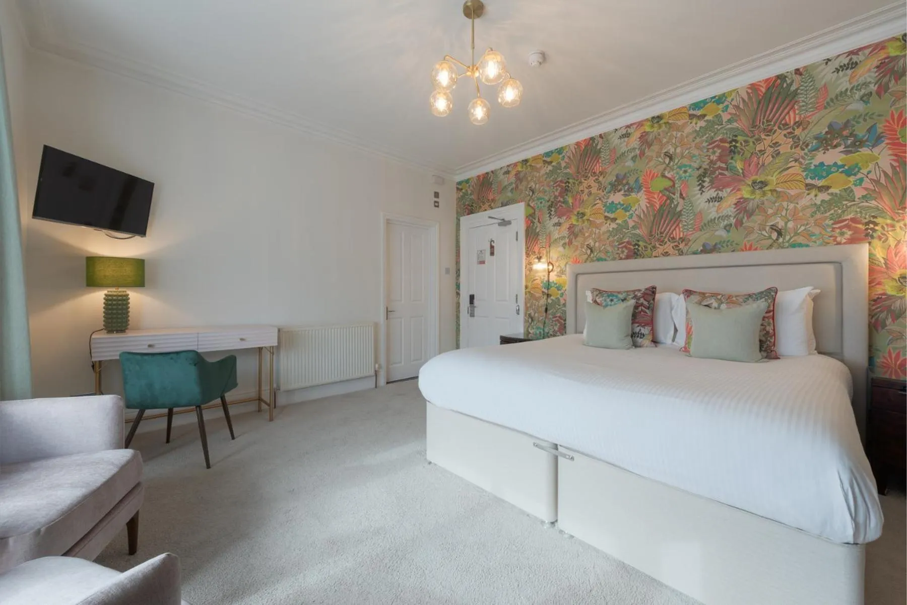 Bed in Florence House Boutique Hotel and Restaurant