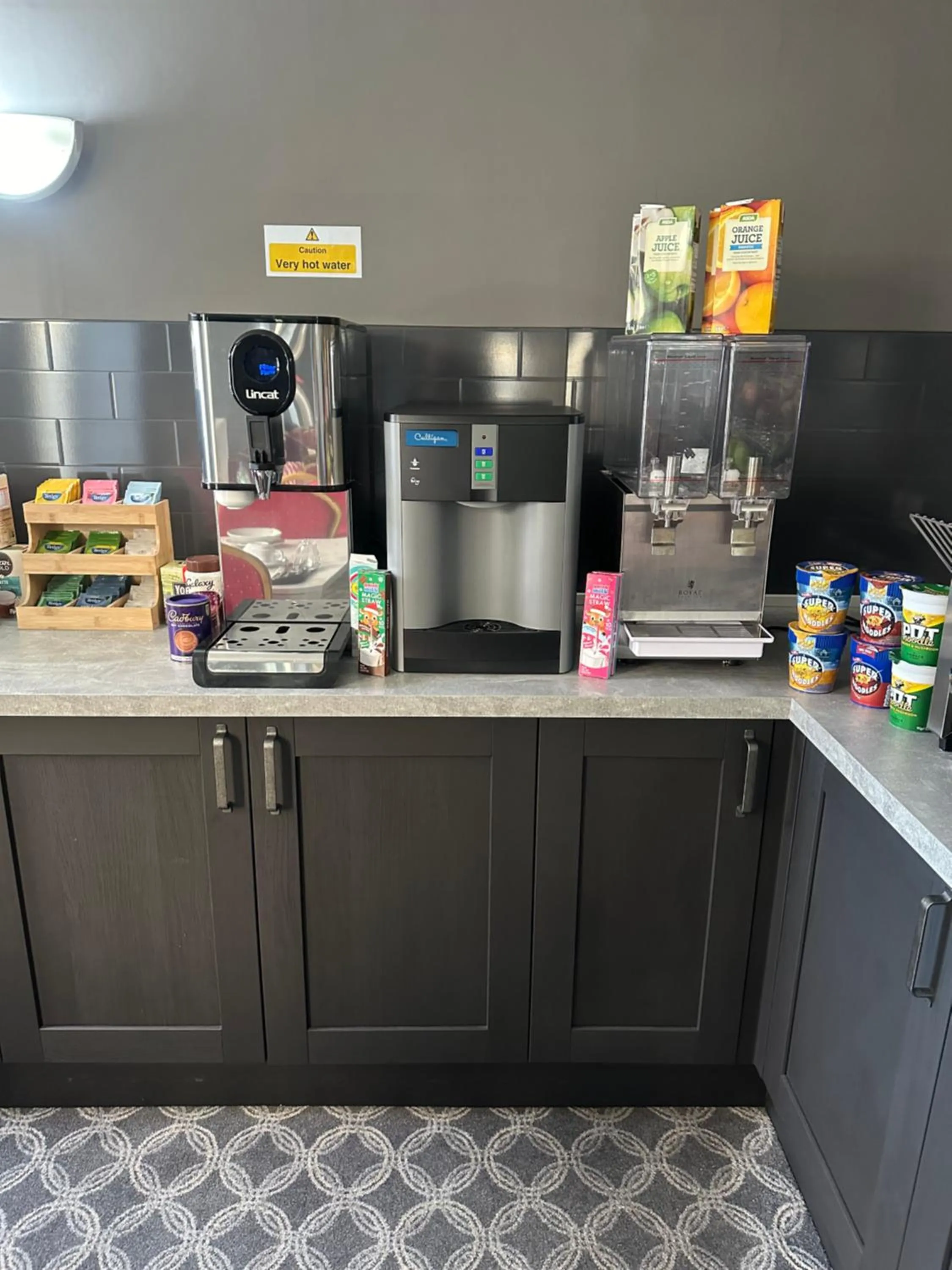 Coffee/tea facilities in The Villa Hotel