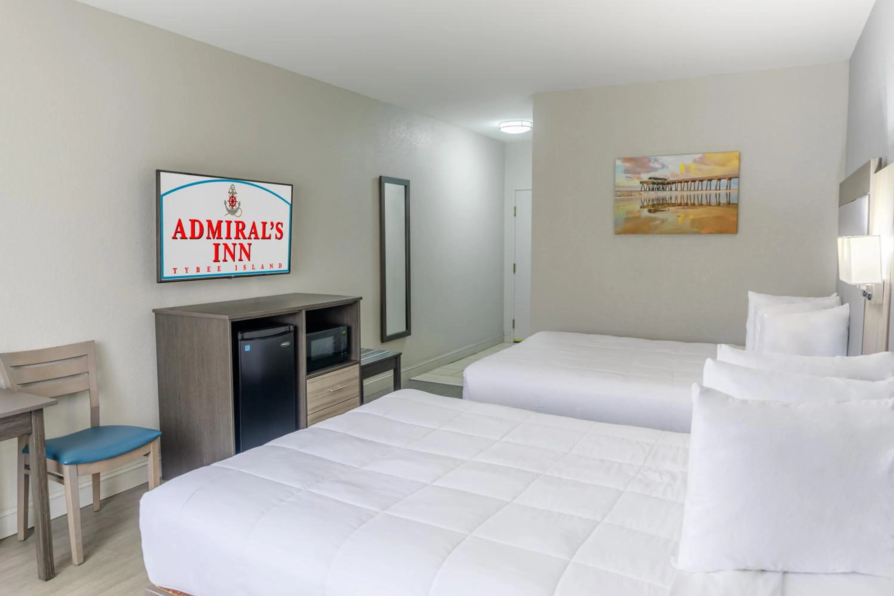 Bed in Admiral's Inn on Tybee Island