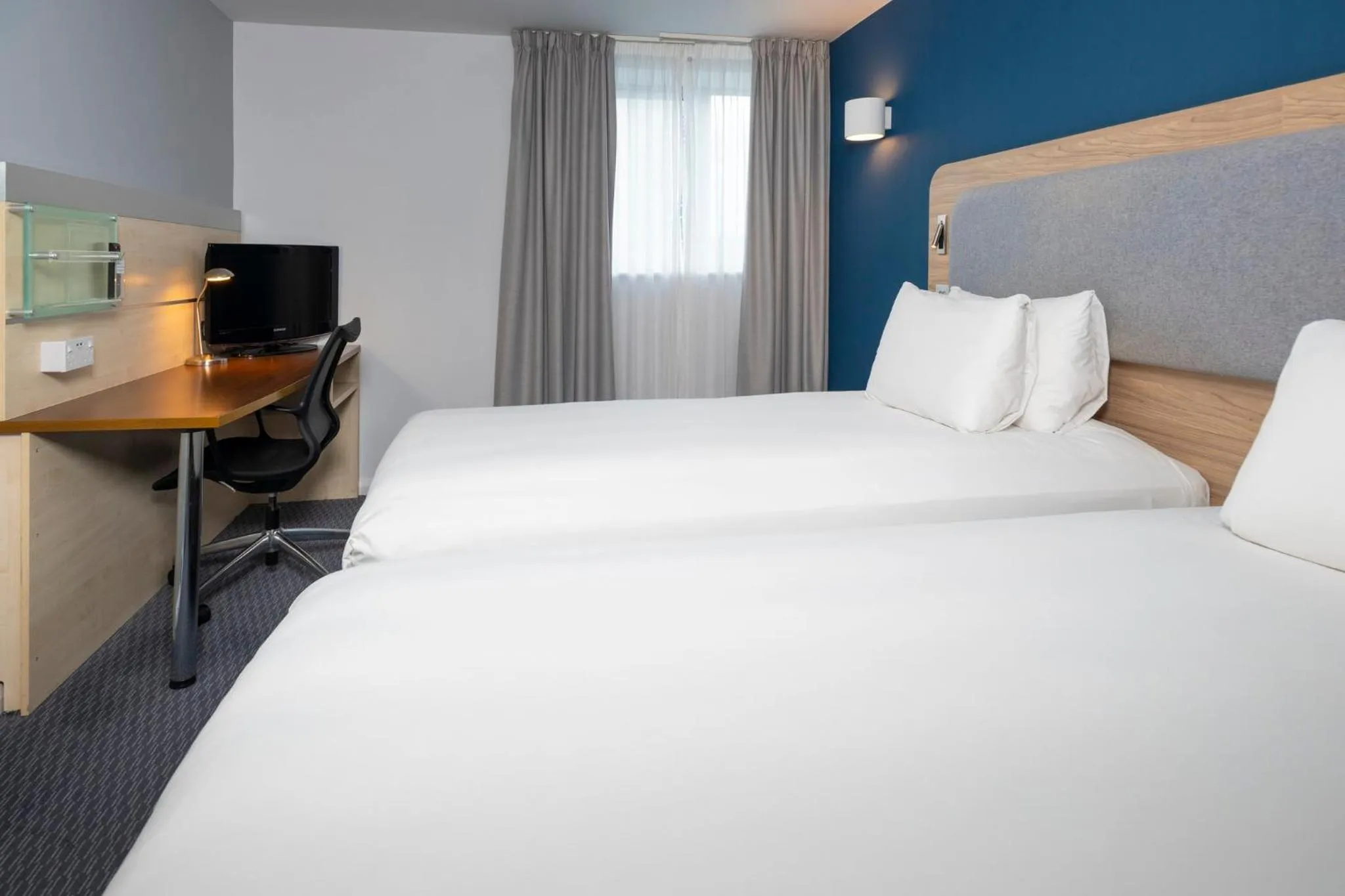 Photo of the whole room, Bed in Holiday Inn Express Swindon City Centre by IHG