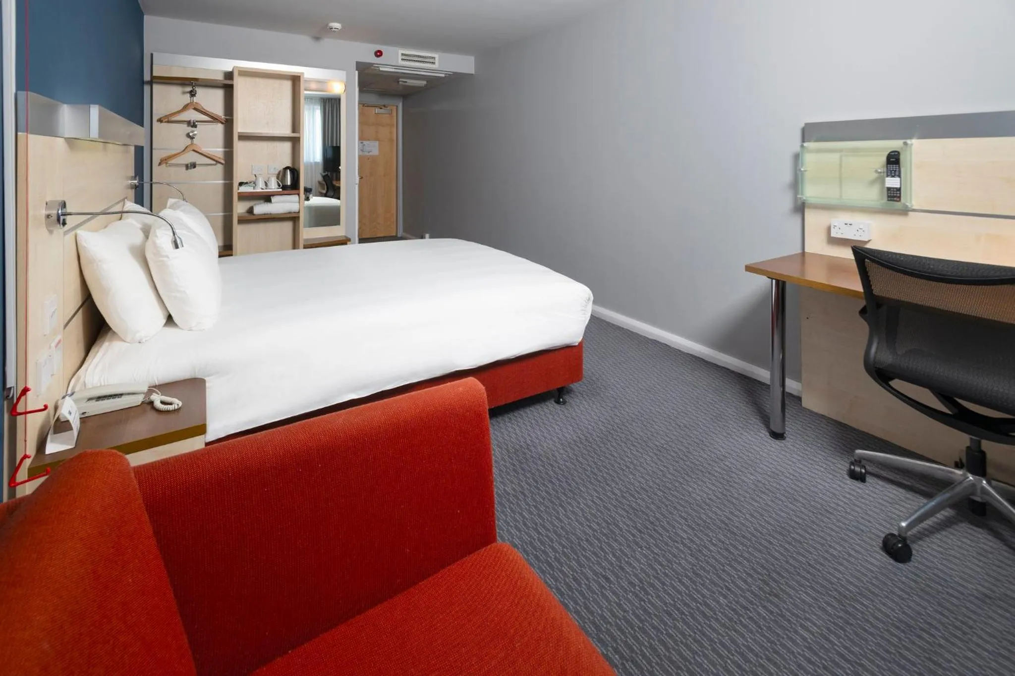 Photo of the whole room, Bed in Holiday Inn Express Swindon City Centre by IHG