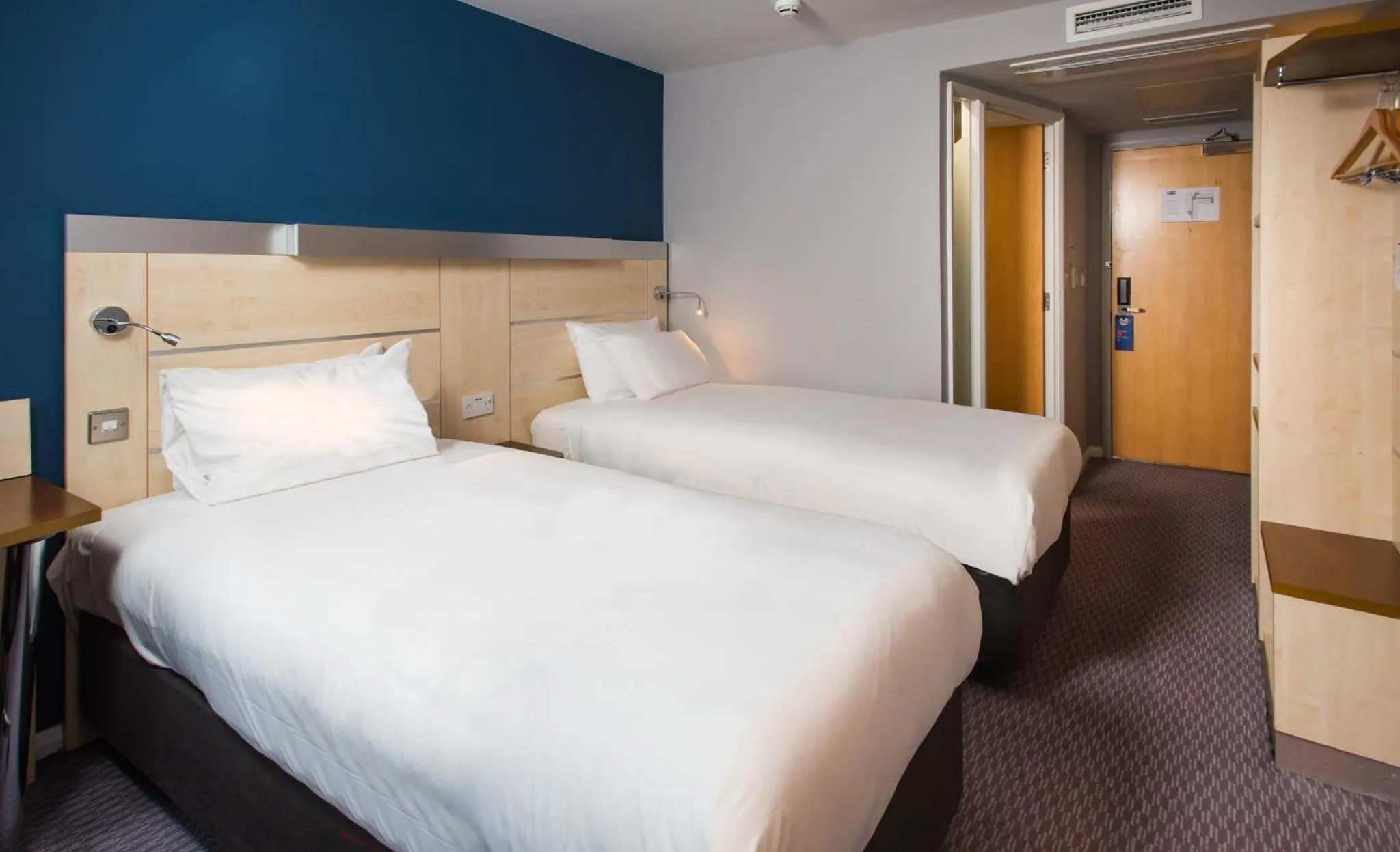 Photo of the whole room, Bed in Holiday Inn Express Swindon City Centre by IHG
