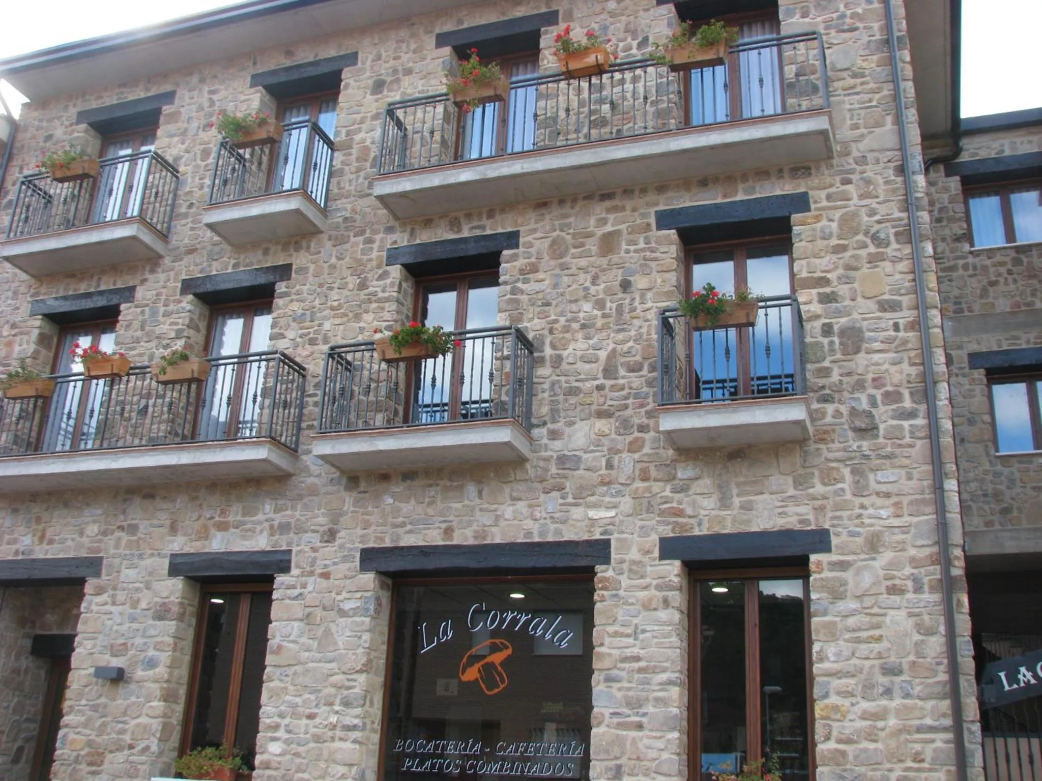 Facade/entrance in Apartahotel La Corrala