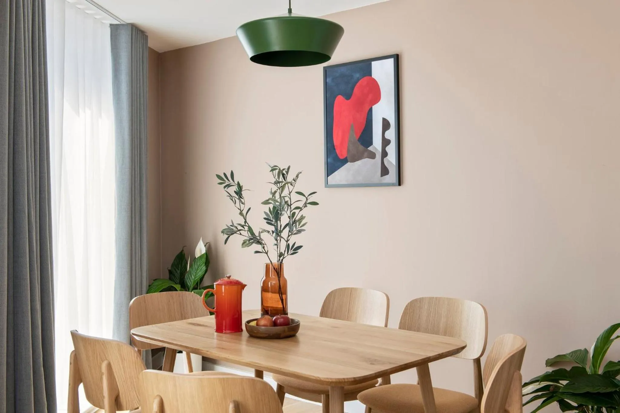 Dining area in Cove Paradise Street