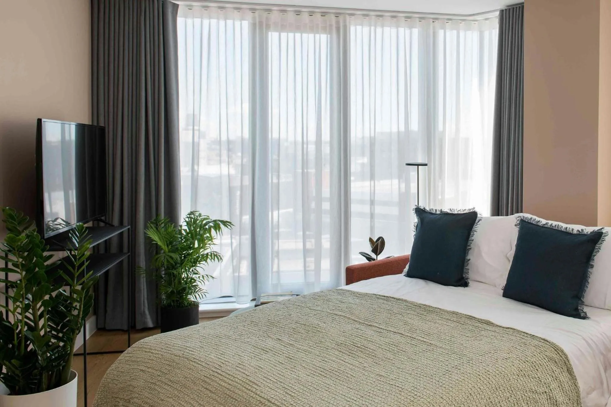 Bedroom, Bed in Cove Paradise Street