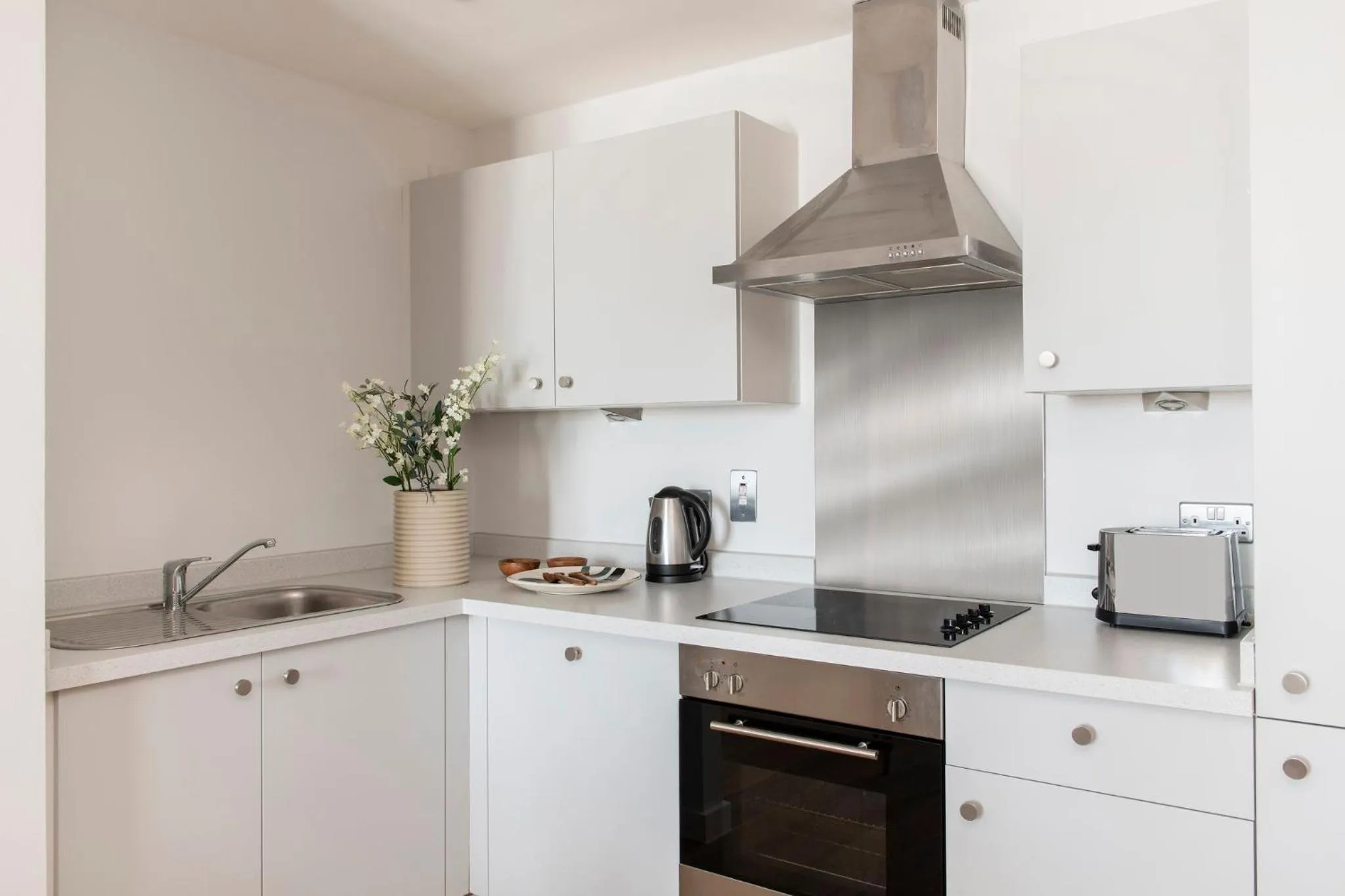 Kitchen or kitchenette in Cove Paradise Street